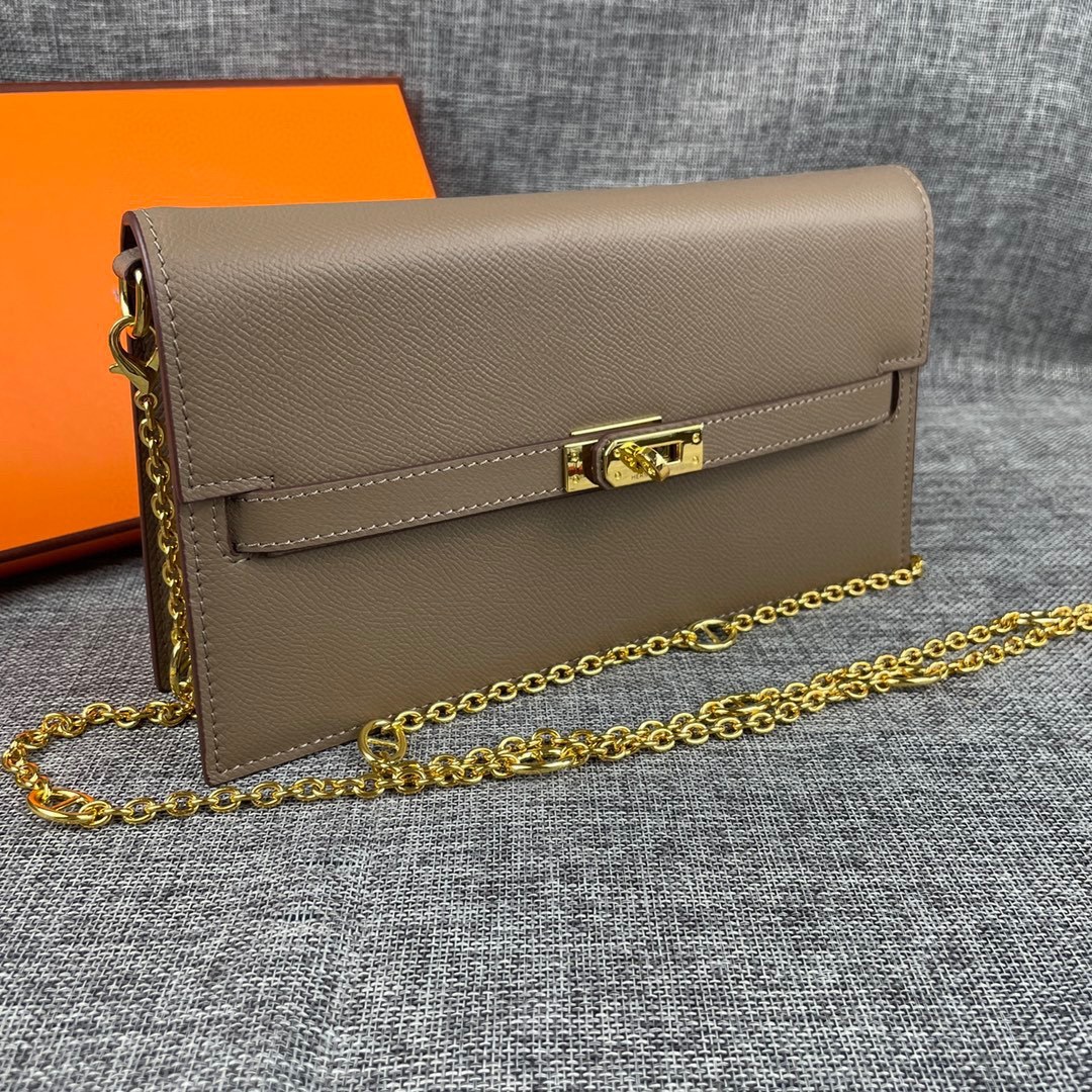 最新款爱马仕HERMES kelly 款单肩斜挎包材质:手掌纹牛皮尺寸:24*13.5*6cm型号:36