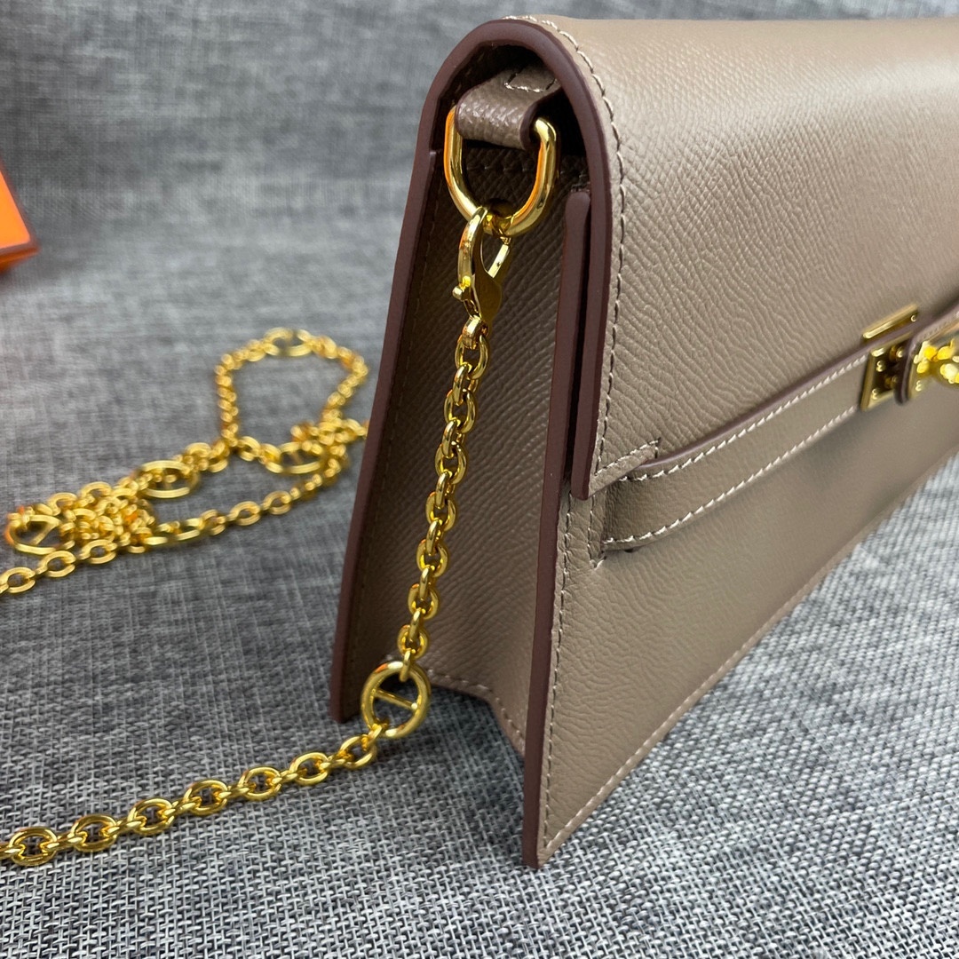 最新款爱马仕HERMES kelly 款单肩斜挎包材质:手掌纹牛皮尺寸:24*13.5*6cm型号:36