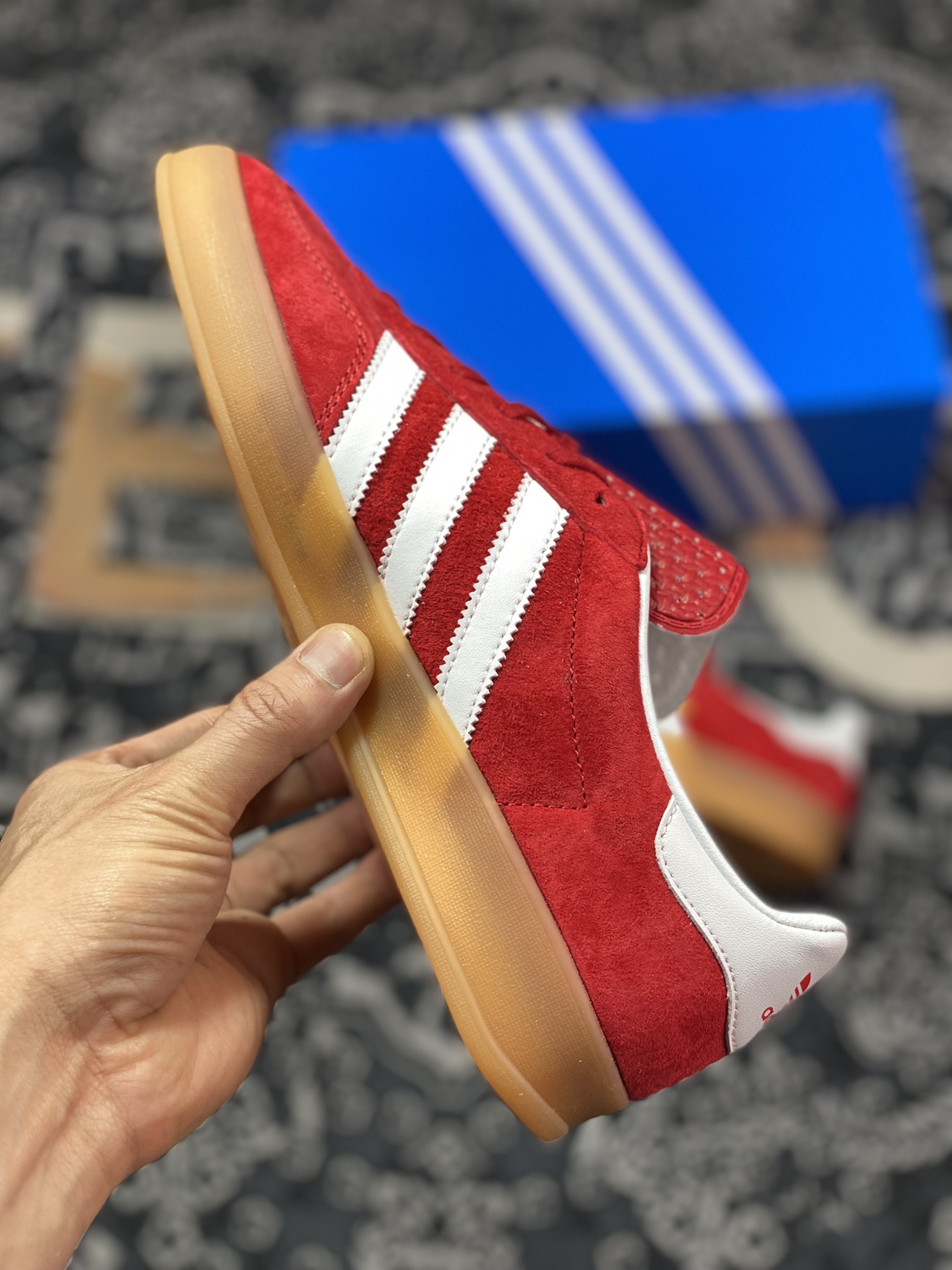 200 Adidas Gazelle Indoor Trainers 羚羊内训系列低帮板鞋“大红白生胶底”HO6261