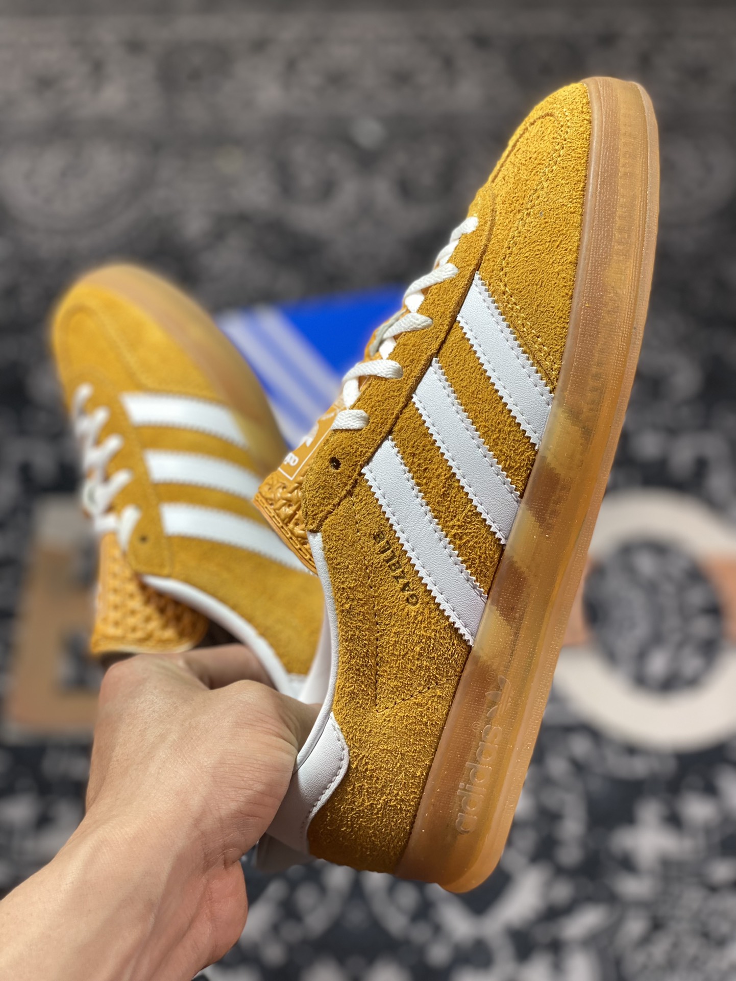 Adidas Gazelle Indoor Trainers low-top sneakers ”Yellowish white rubber sole” HQ8716