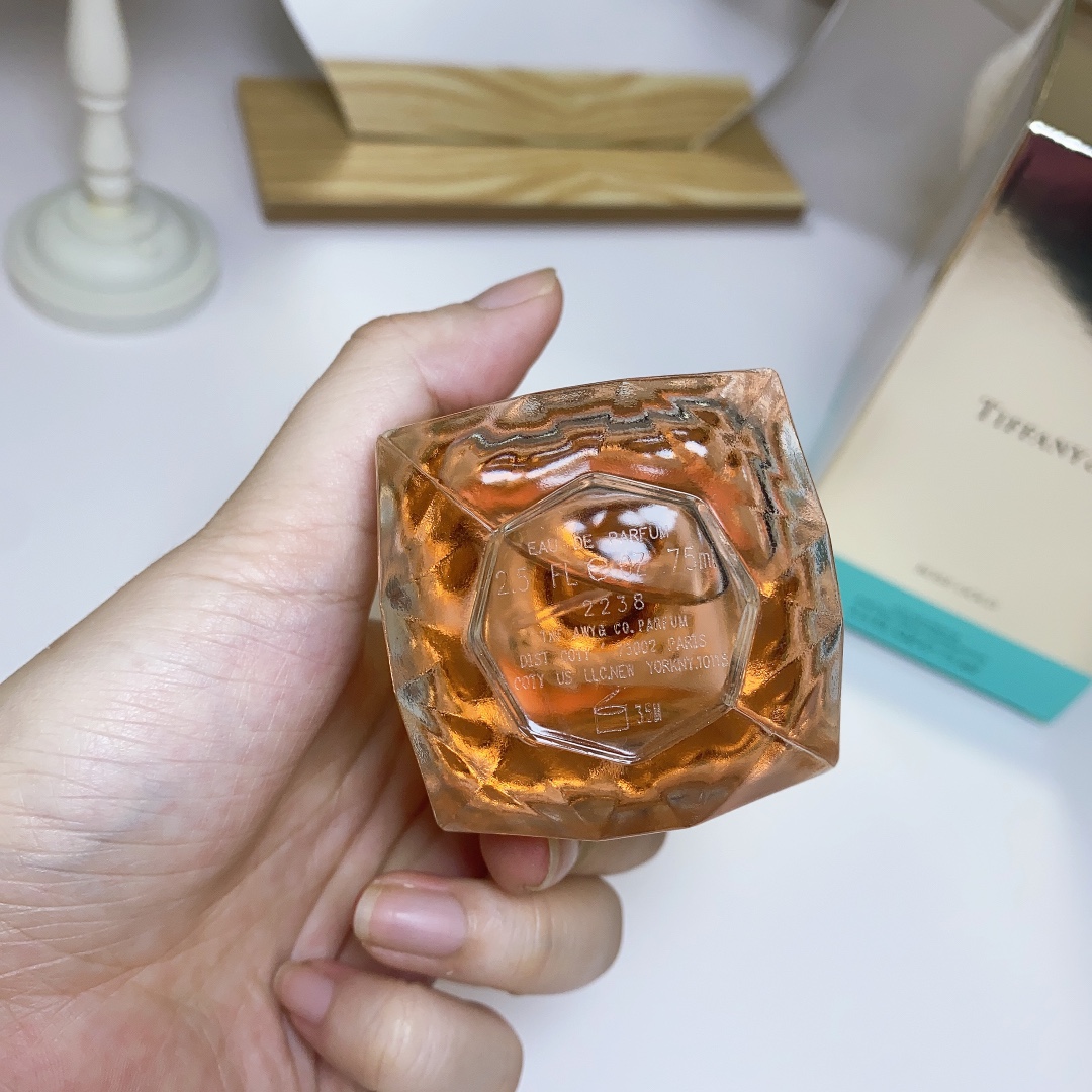 Tiffany & Co. Rose Gold Eau de Parfum - 2.5 oz (75 ml) for Women 5 i1683526467 3903 4