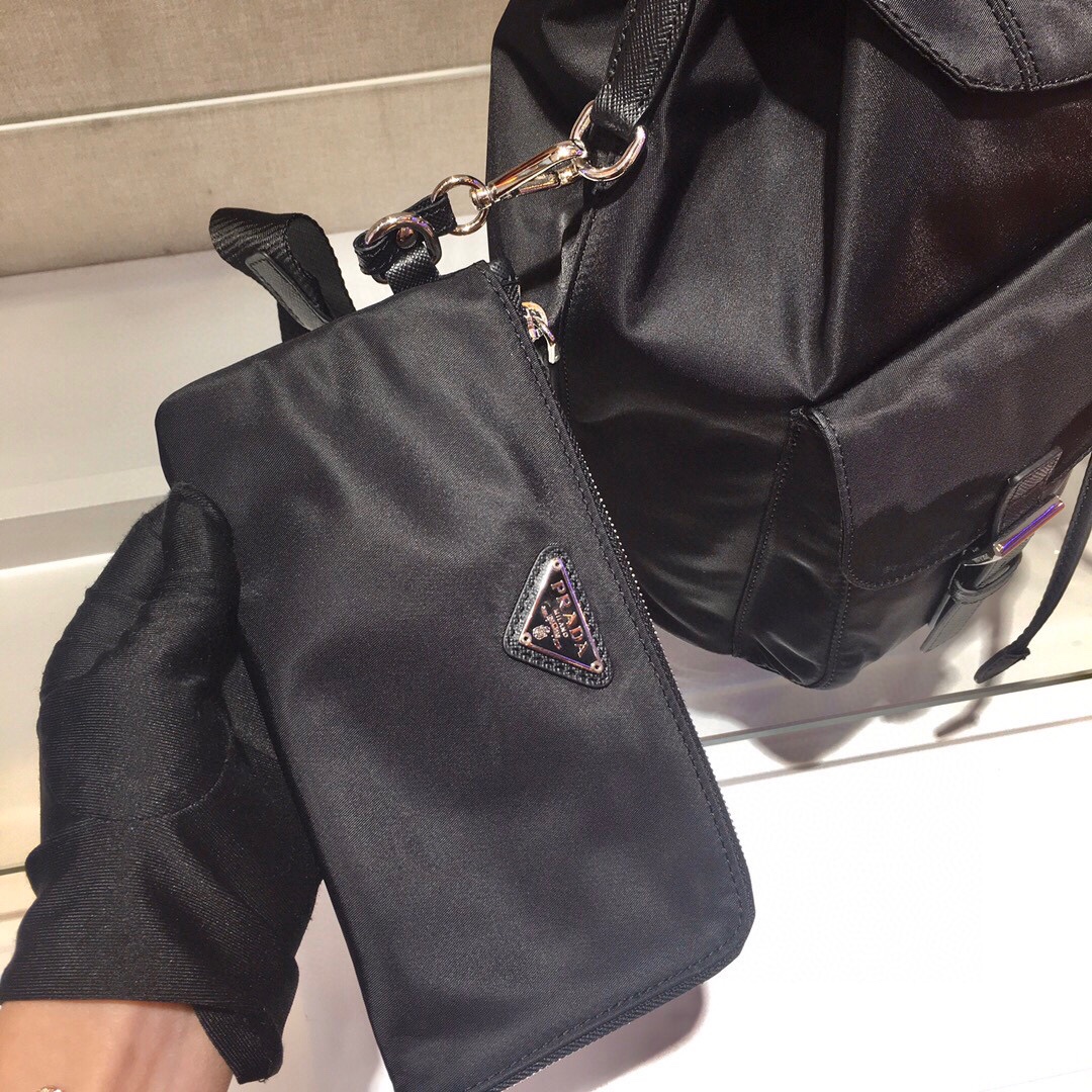 Prada 30x 32x 15cm everyday