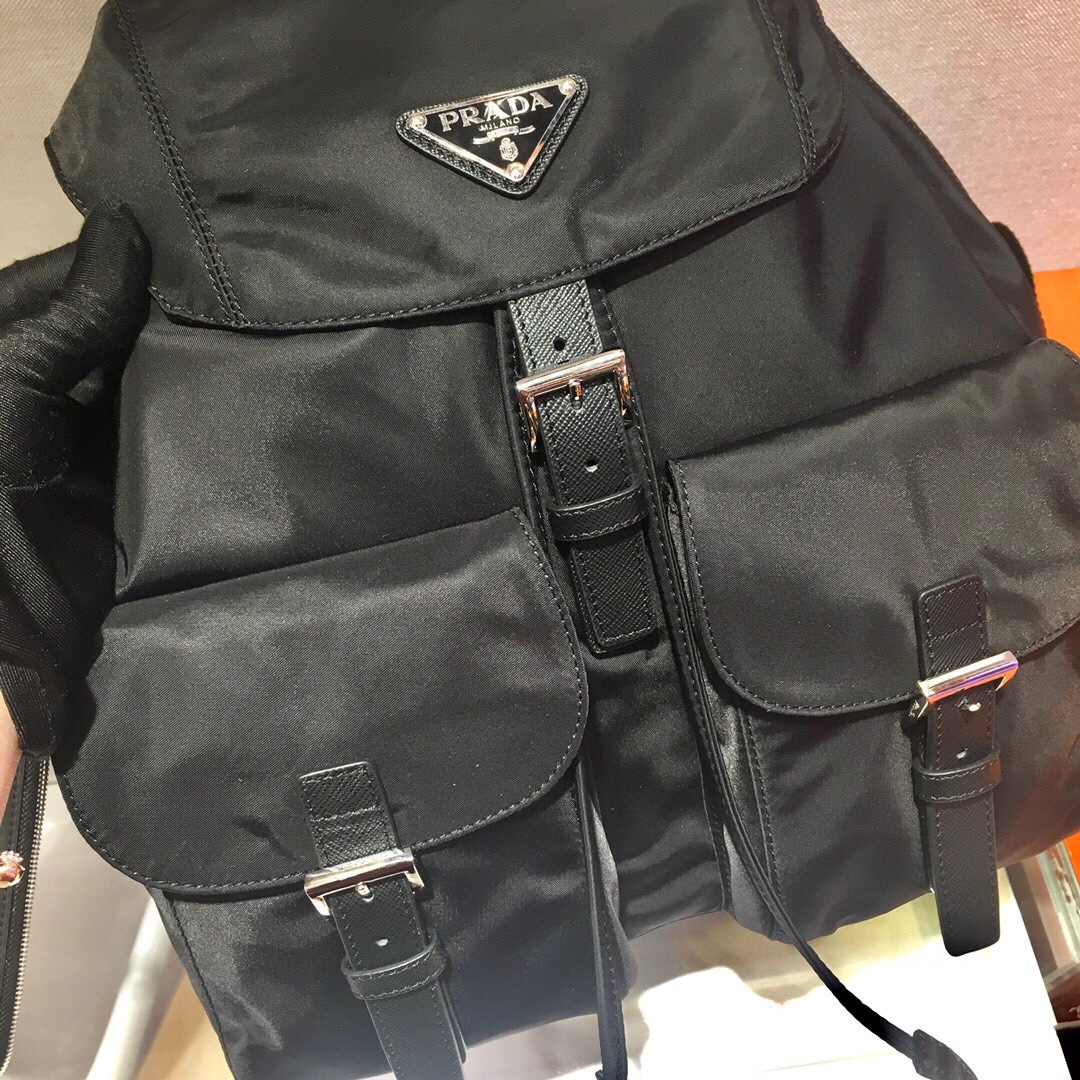 Prada 30x 32x 15cm everyday