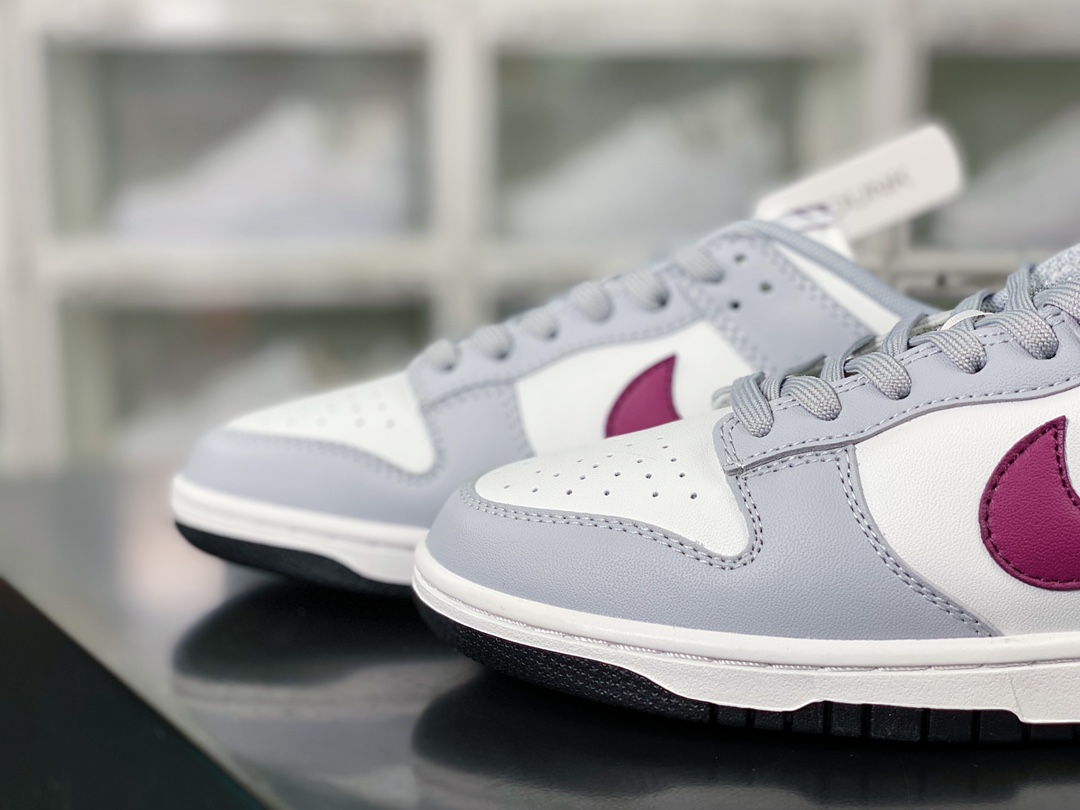 220 Wmns SB Dunk Low”Grey/White/Red”扣篮系列低帮板鞋“白灰红”DD1503-122