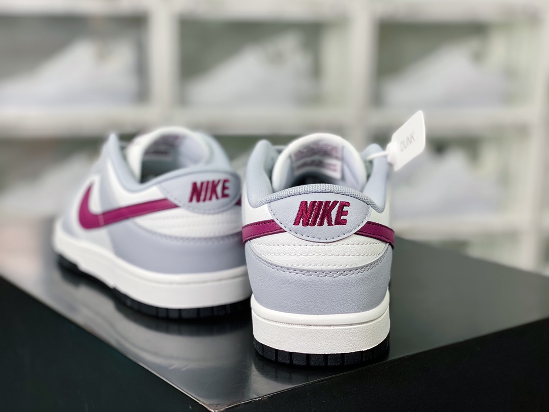 220 Wmns SB Dunk Low”Grey/White/Red”扣篮系列低帮板鞋“白灰红”DD1503-122