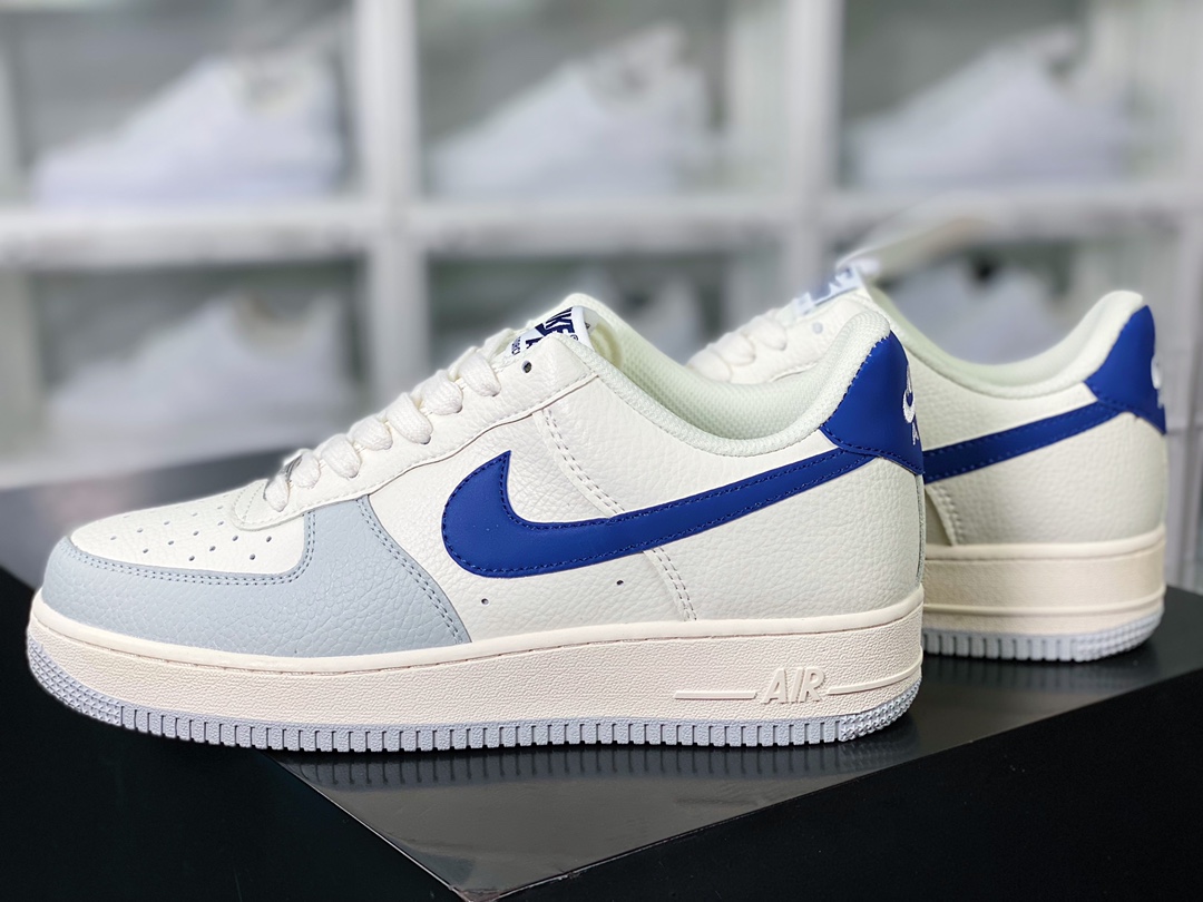 200  Air Force 1’07 LV8” Beige/Grey/Navy”空军一号经典低帮板鞋“皮革米白浅灰深蓝”CT5566-033