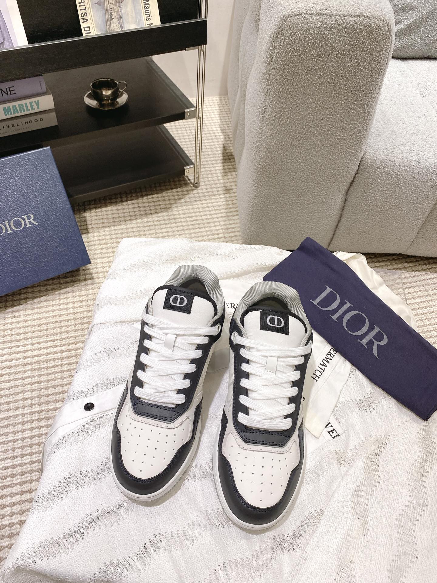 NO:235165,D*OR Di*Ao classic casual hot series [B27 couple casual shoes] Based on the style of classic sneakers, add deconstructed elements to design. The classic brand digital logo is perfectly presented at the tail of the shoe. The circle is surrounded by the shoe line 