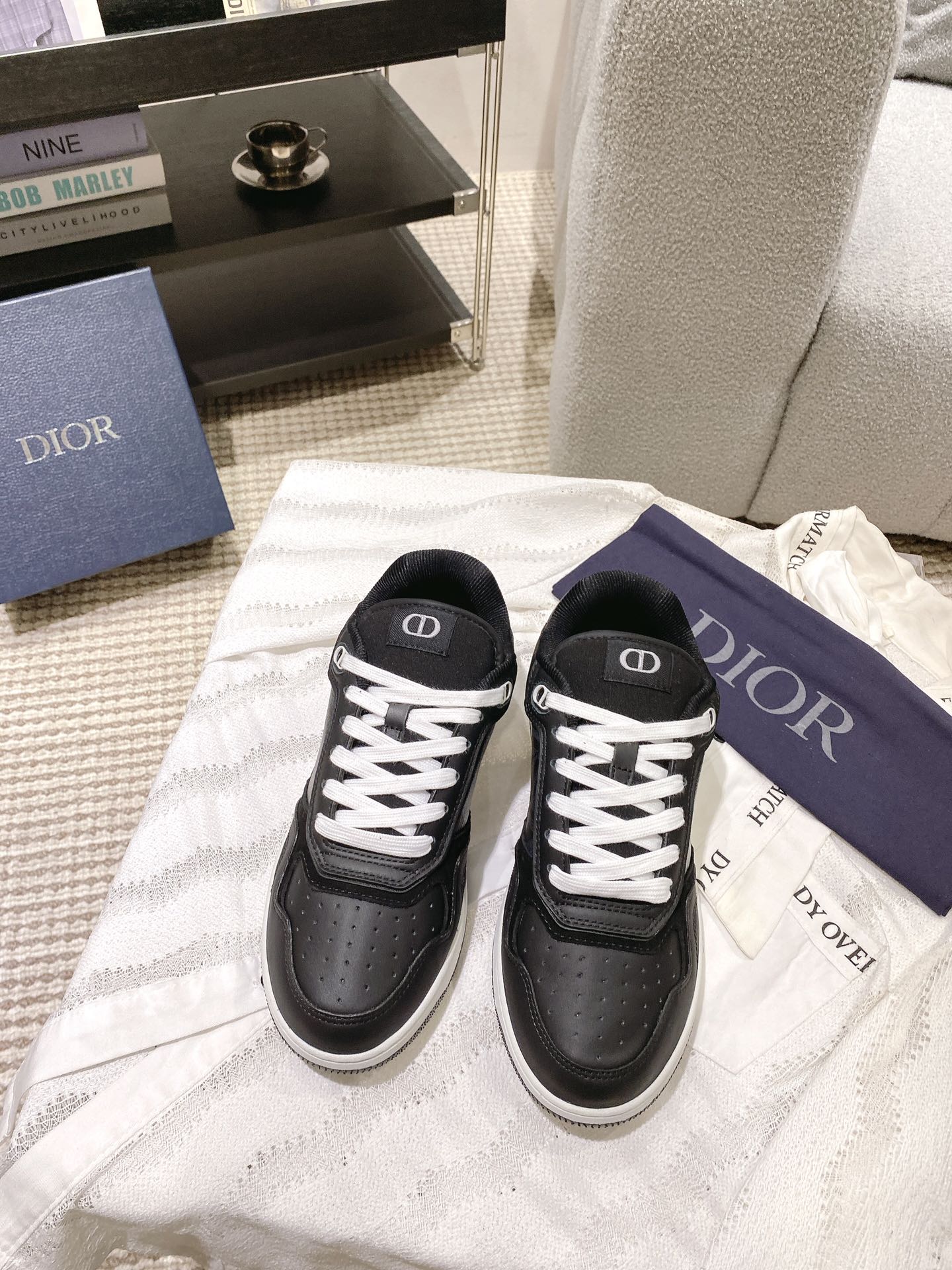 NO:235173,D*OR Di*Ao classic casual hot series [B27 couple casual shoes] Based on the style of classic sneakers, add deconstructed elements to design. The classic brand digital logo is perfectly presented at the tail of the shoe. The circle is surrounded by the shoe line 