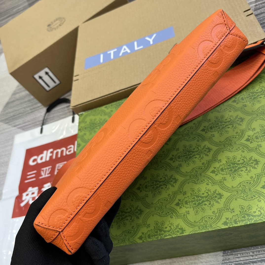 配全套包装️Gucci将历史传承创造力和创新精神转化为丰富多彩的品牌系列从主打单品到个性配饰从日常穿搭到
