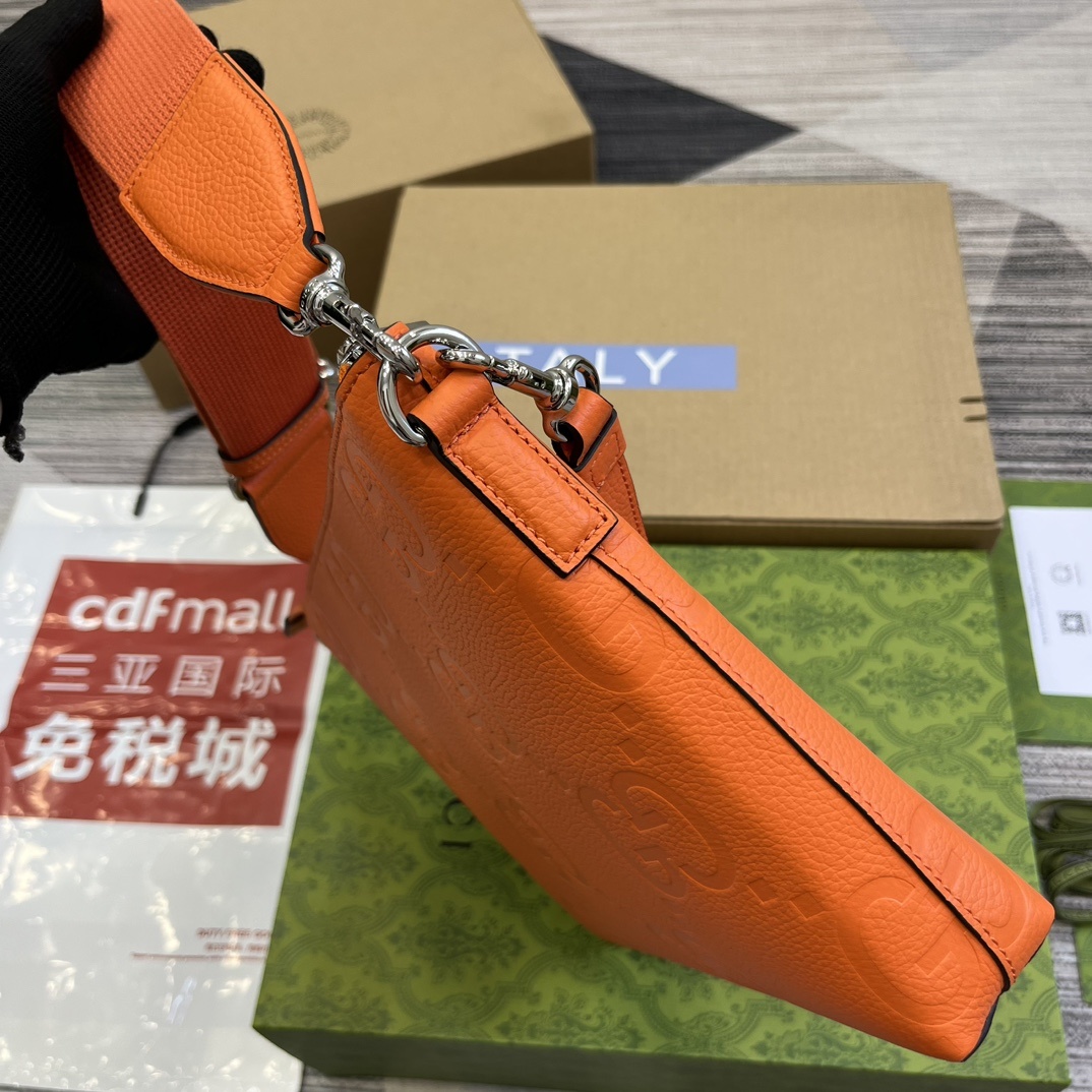 配全套包装️Gucci将历史传承创造力和创新精神转化为丰富多彩的品牌系列从主打单品到个性配饰从日常穿搭到