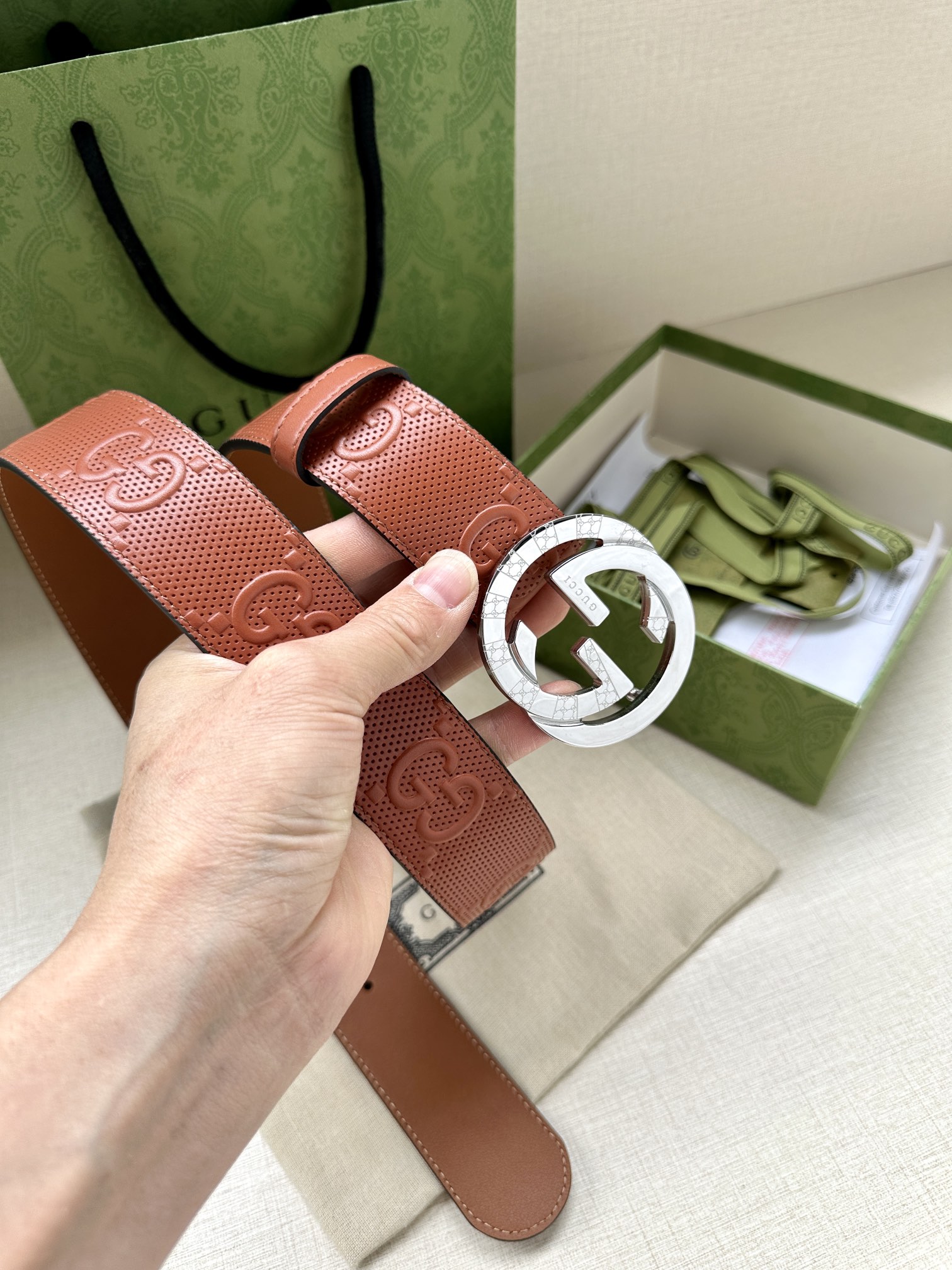 GUCCI宽度4.0cm这款单品将品