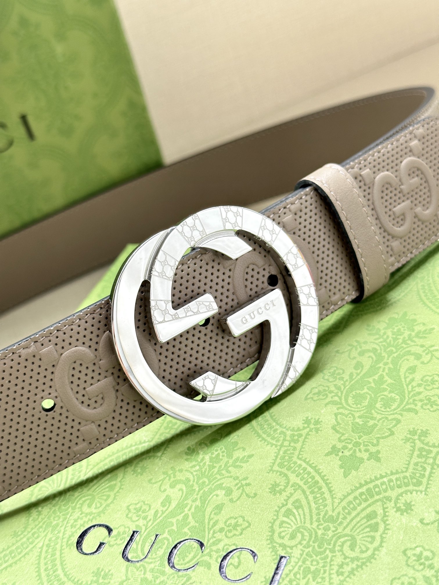 GUCCI宽度4.0cm这款单品将品