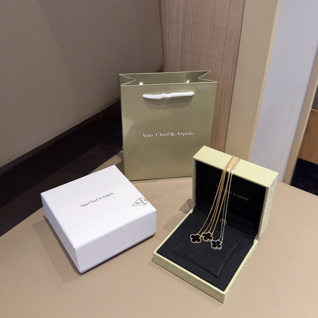 China Replica VCA Jewelry VCAES0403-924