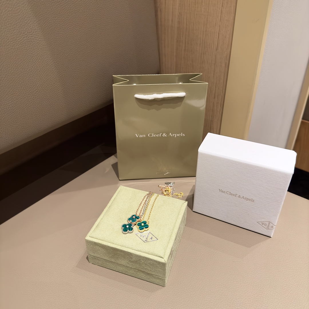 China Replica VCA Jewelry VCAES0403-3717