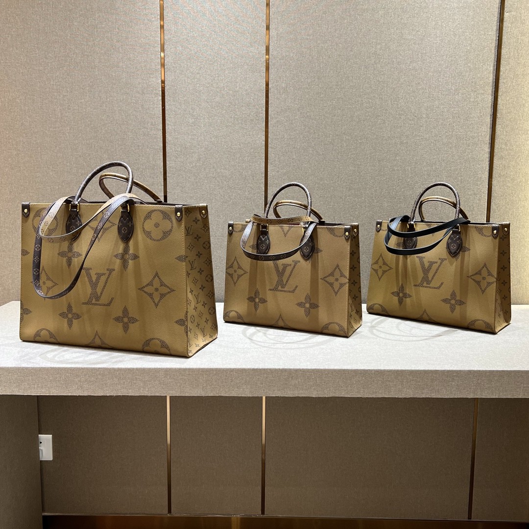 Louis Vuitton LV Onthego Top
 Tote Bags