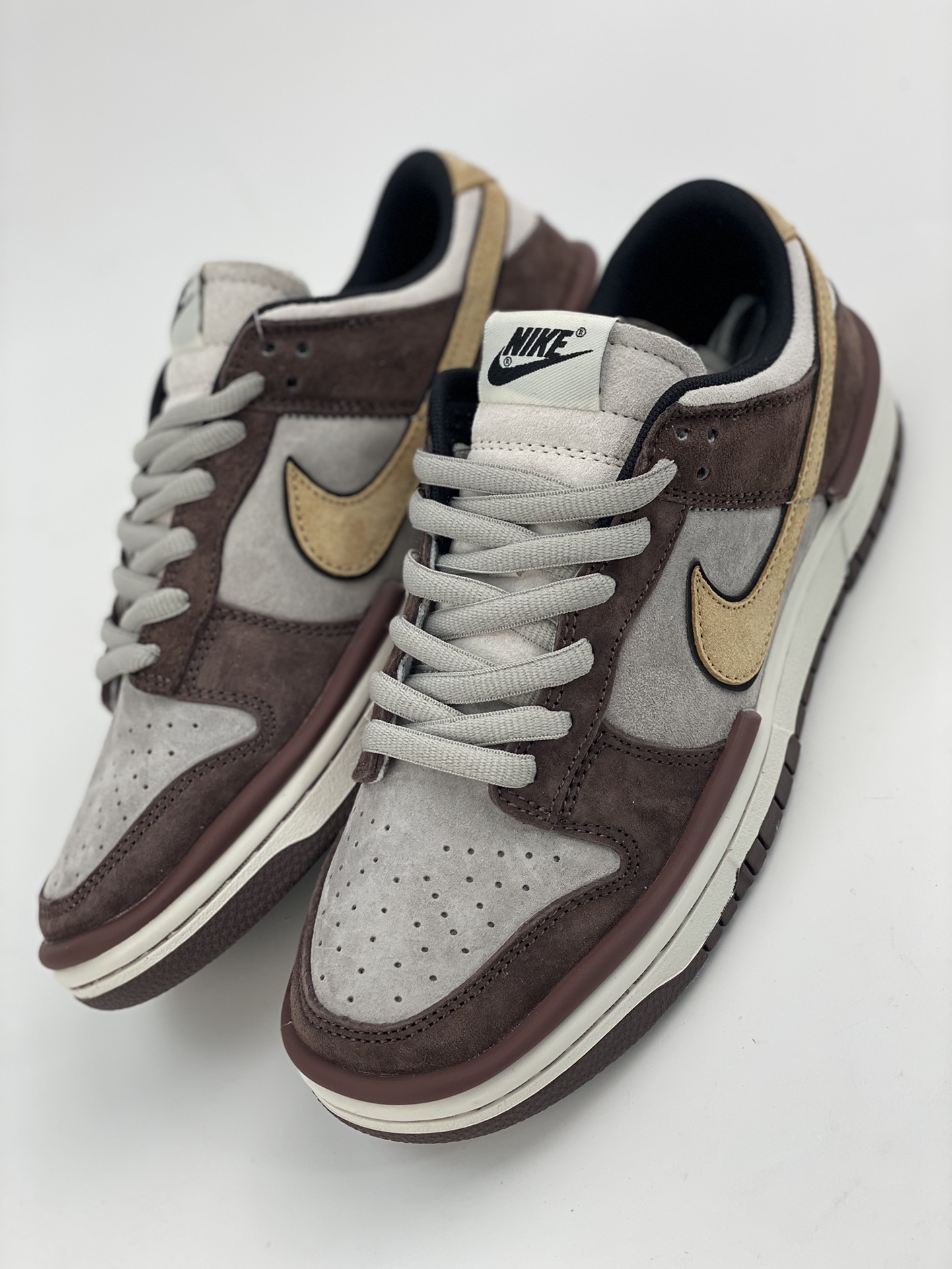 Nike Dunk Low Otomo Katsuhiro Mocha Gold Hook DZ2794-991