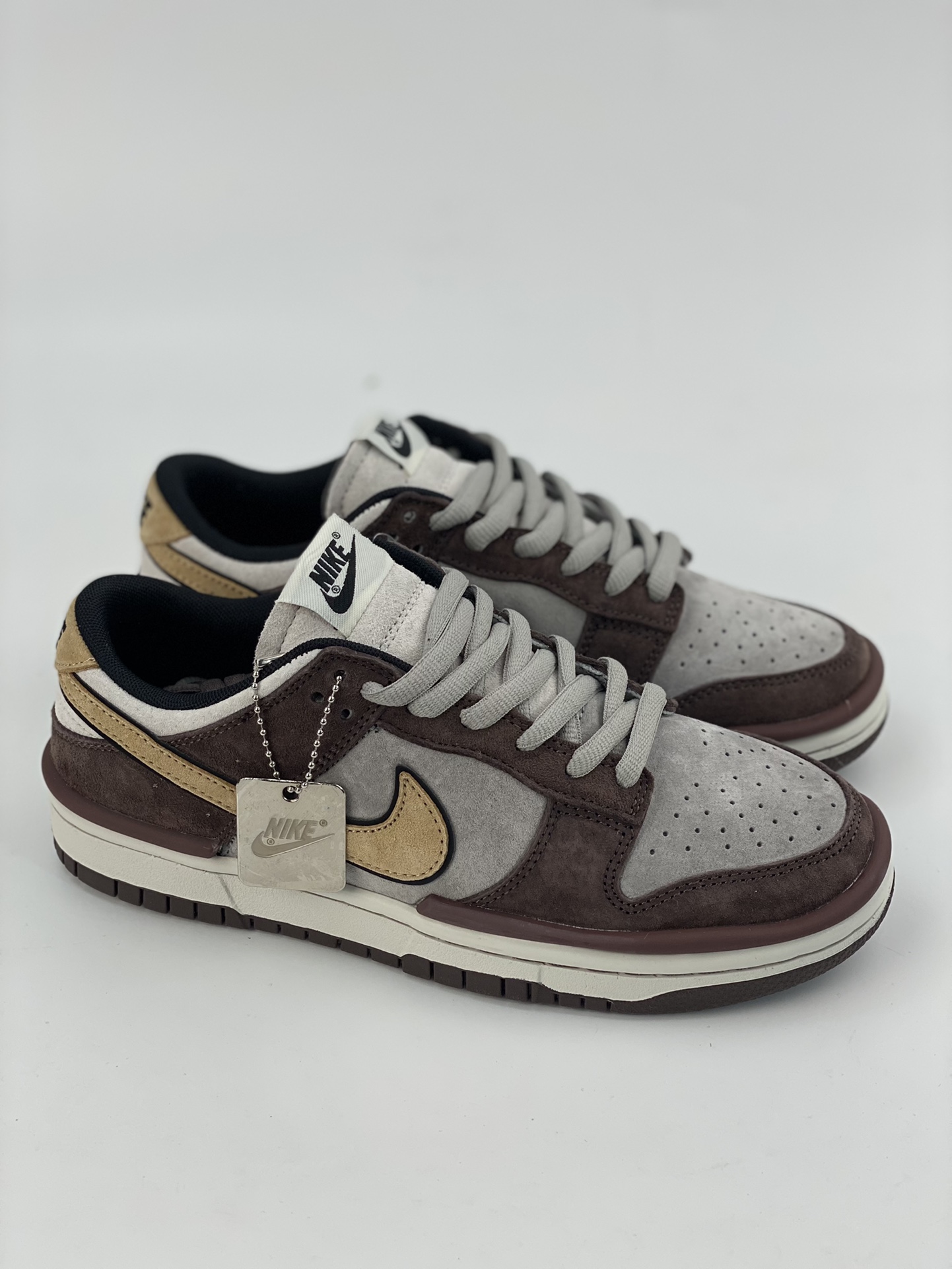 Nike Dunk Low Otomo Katsuhiro Mocha Gold Hook DZ2794-991