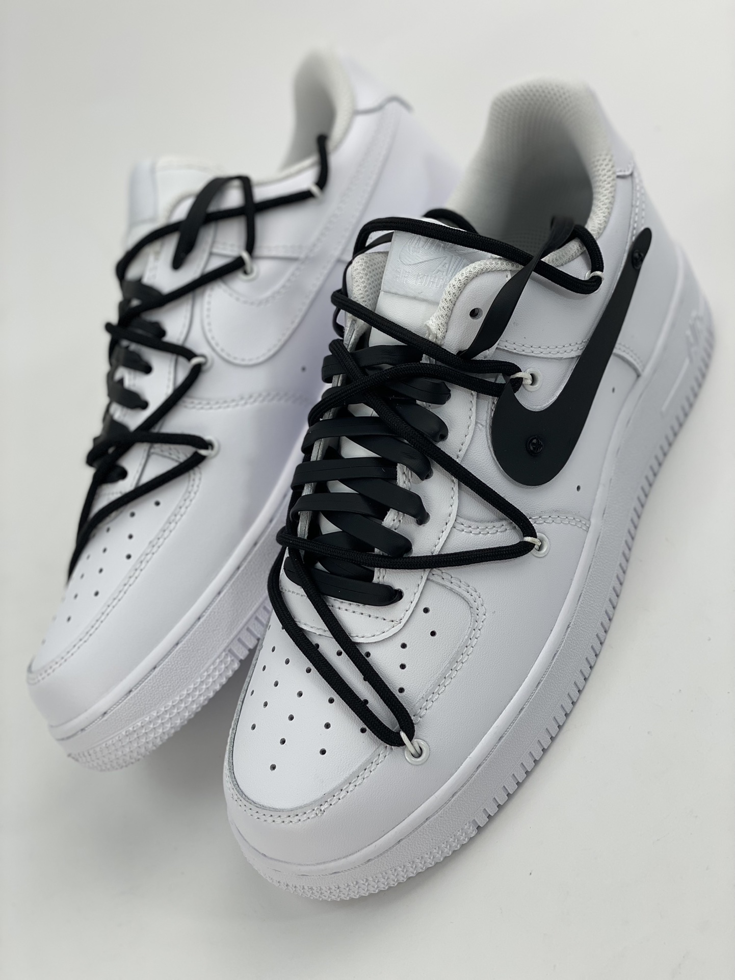 Nike Air Force 1 Low 07 Black and White Lace-up CW2288-111