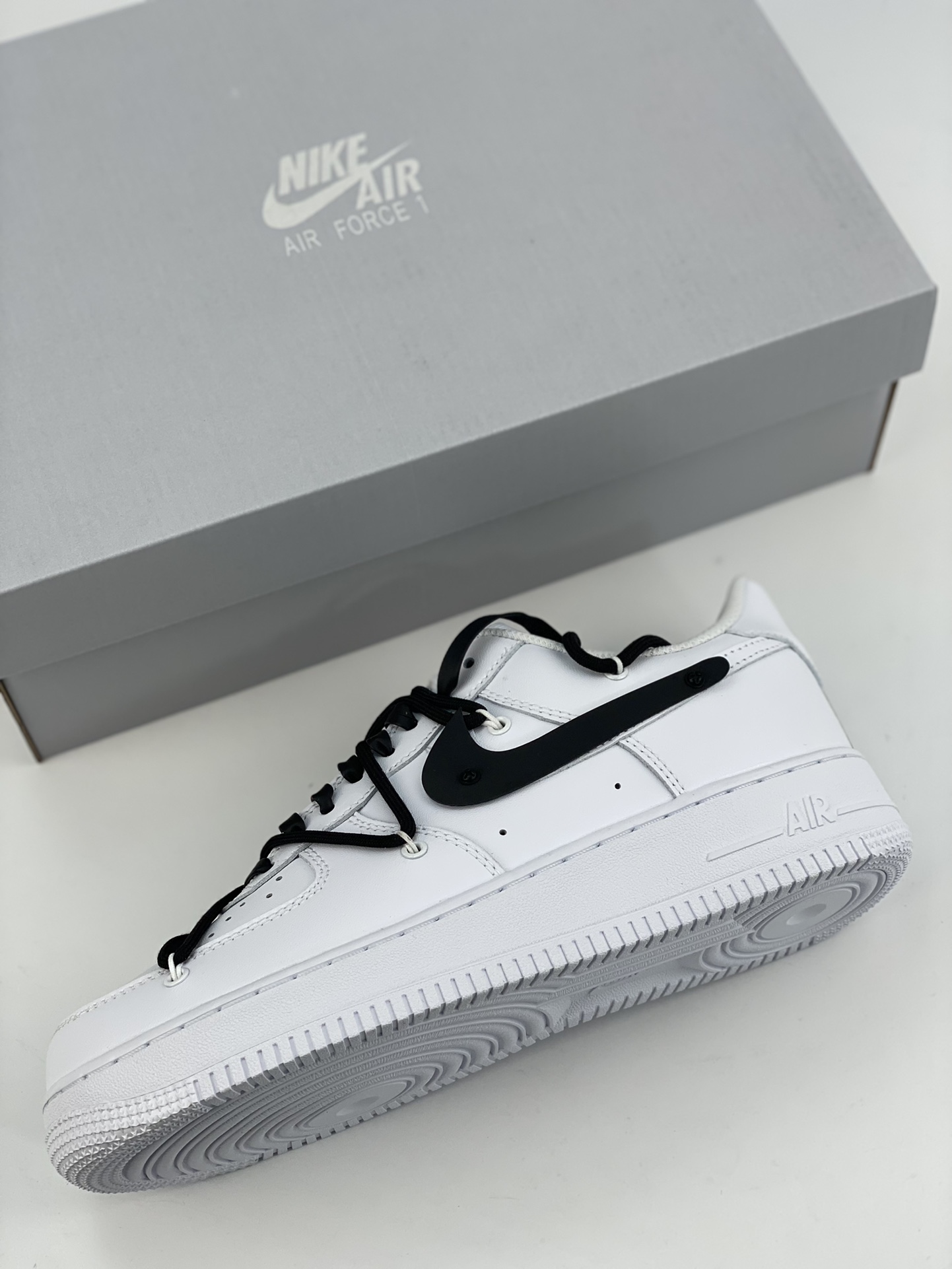 Nike Air Force 1 Low 07 Black and White Lace-up CW2288-111