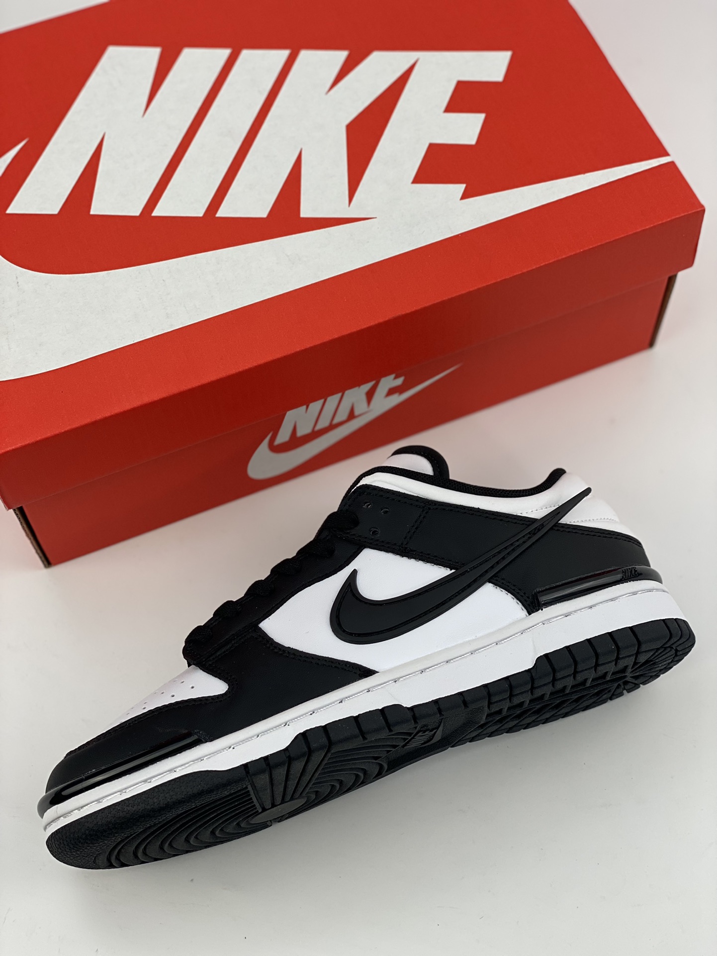 240 Nike Dunk Low ”Twist Panda” 黑白熊猫 DZ2794-001