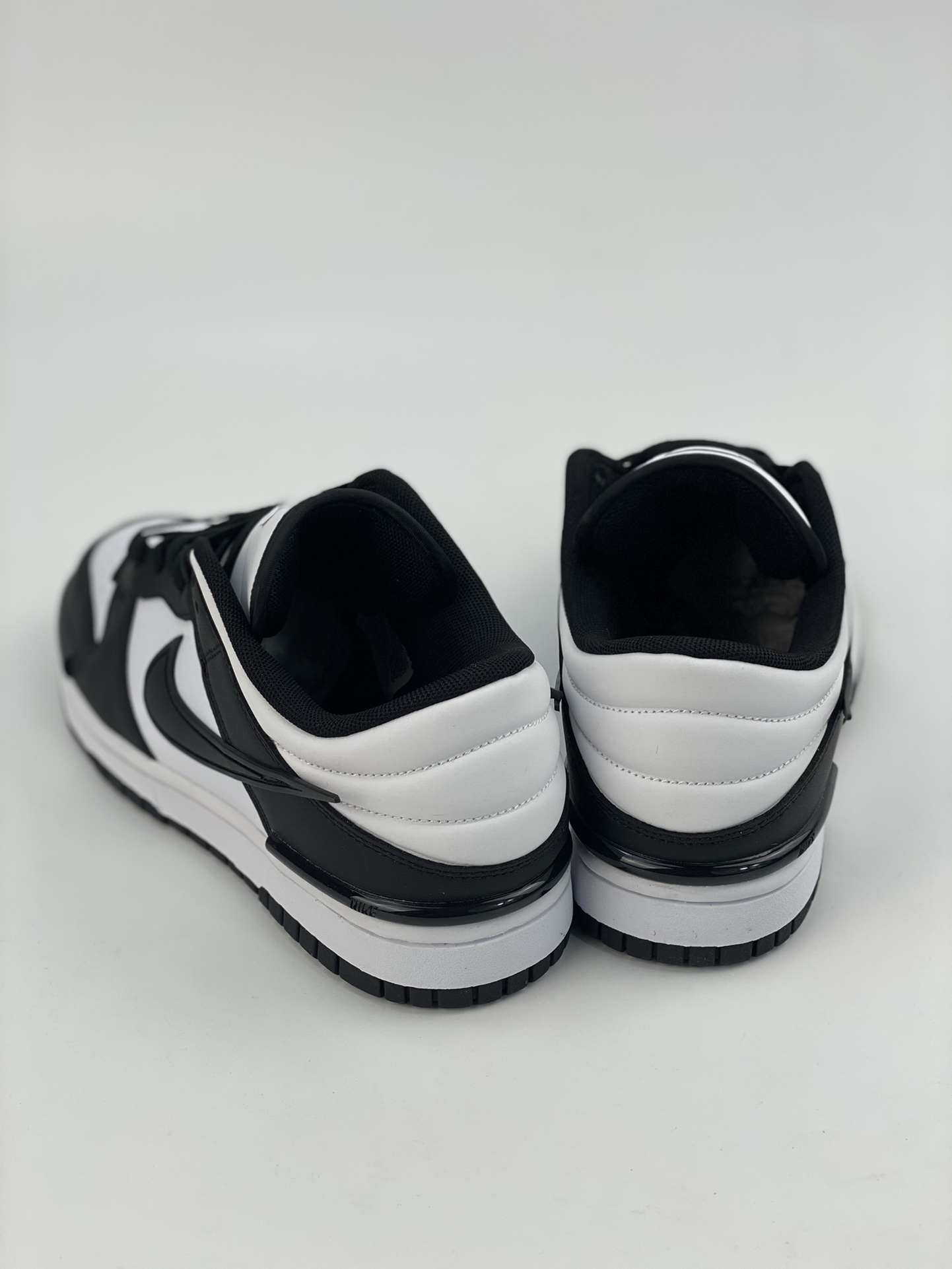 240 Nike Dunk Low ”Twist Panda” 黑白熊猫 DZ2794-001