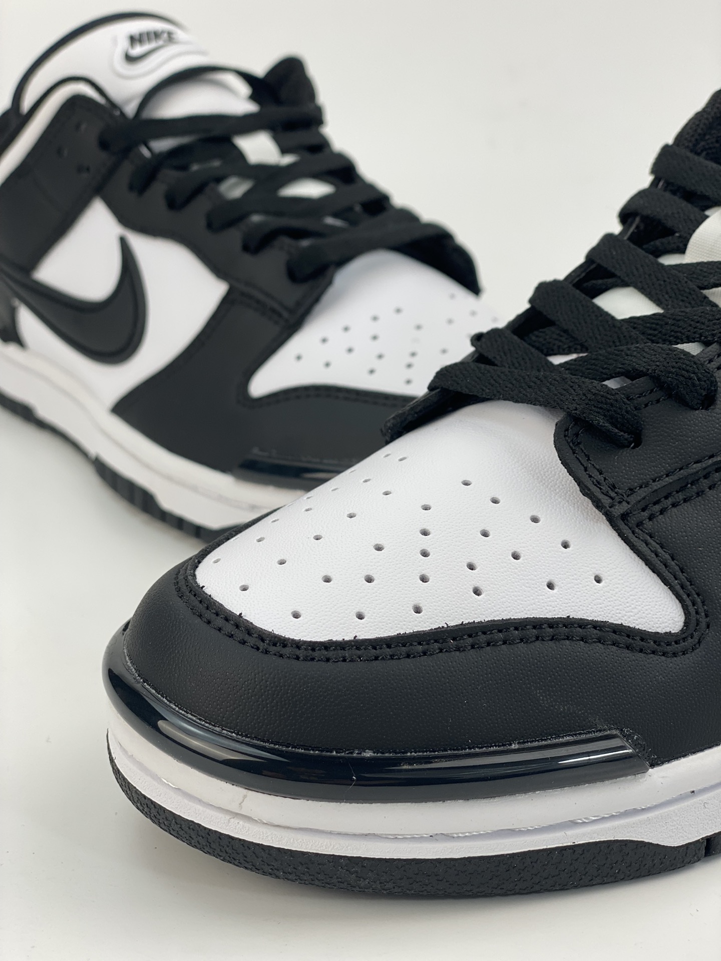 240 Nike Dunk Low ”Twist Panda” 黑白熊猫 DZ2794-001