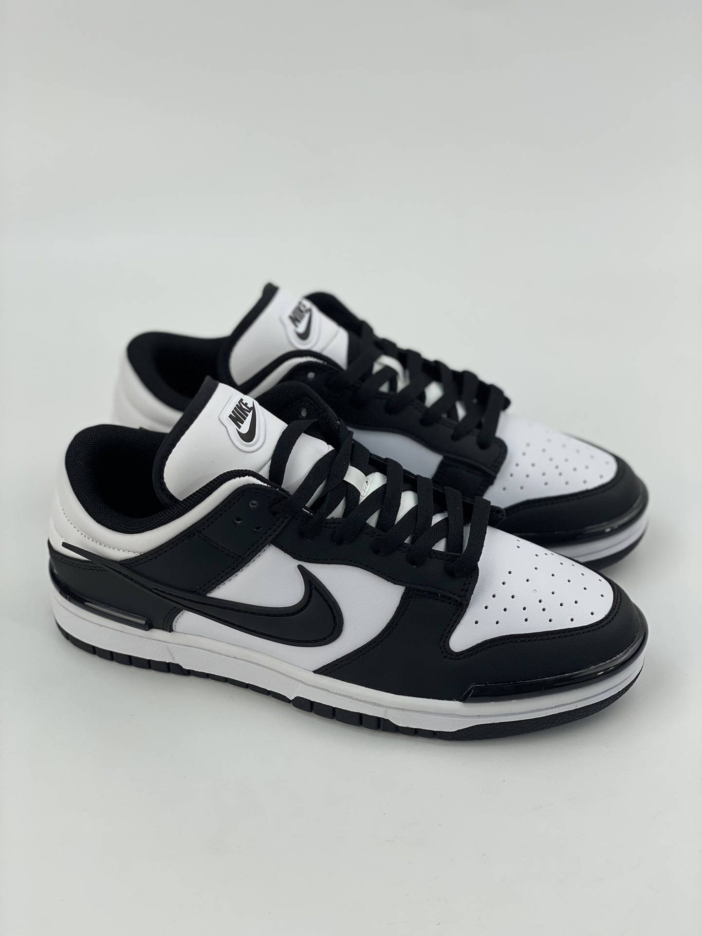 240 Nike Dunk Low ”Twist Panda” 黑白熊猫 DZ2794-001