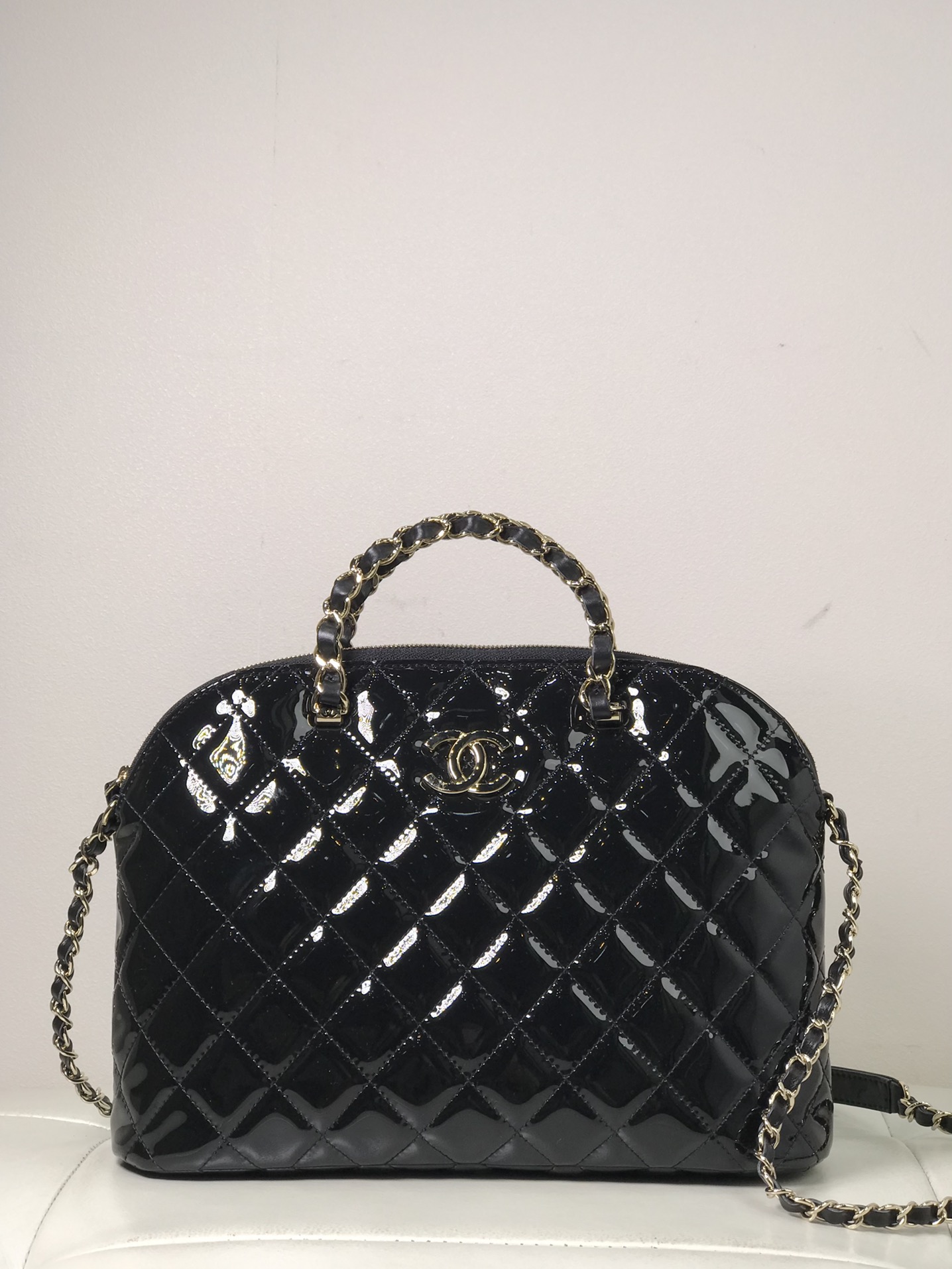 CHANEL エナメルミニシェルバッグ オイルワックス光沢カーフ キルティング レザーインターウィーブチェーン ハンドバッグ ショルダー クロスボディ ヴィンテージ キュート 万能-トップクオリティ