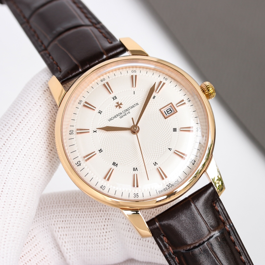 复刻表批1500
【TW 2023🔥最新热门款🔥】江诗.丹顿🆕Vacheron constantin 经典之美品鉴江诗.丹顿传承系列腕表！
1⃣️团队历时9个月精心设计，敢为人先，力求完美，突破多层技术瓶颈💪
2️⃣ 市场独家最新锅盖玻璃材质，超强的3D立体感，超薄工艺，直径42mm👏
3️⃣款式采用原装9015®机芯。
4⃣️ 表盘上采用经典独家内影，更显示出这款腕表的华贵气质🕶
5⃣️ 款式搭配意大利牛皮让手腕更贴合舒适
      ⌚️江诗丹顿，你终将拥有的腕表！⌚️欢迎转载！