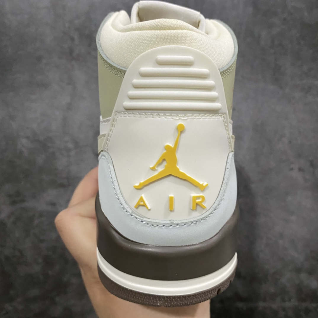 图片[4]-N版最高版 Air Jordan Legacy 312 \”Year of the Rabbit\”nAJ312兔年限定 金兔贺岁n原厂私磨 原厂纸板 原厂盒装 完美走线正确卡色 注意鞋头冲孔那块皮料偏米色 侧面皮料纯白色 两个区域皮料颜色不一样，区别市场错版一样颜色版本 货号：FD9907-111 尺码：36 36.5 37.5 38 38.5 39 40 40.5 41 42 42.5 43 44 44.5 45 46 47.5-莆田鞋批发中心