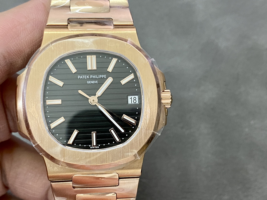 NO:143917,M Patek Philippe Nautilus King of Steel Watches 5711 Nautilus, paired with Cal.324 automatic winding movement, customized ergonomic strap, the steel belt is diamond-shaped, the original movement revision is closer, and the shell cover is polished more perfectly!  ,,patek philippe19860909M 百达翡丽鹦鹉螺 钢表之王5711鹦鹉螺,搭配Cal.324自动上链机芯,定制级人体工程学表带,钢带中珠是钻石型的,机芯修正版原装更接近,壳套打磨的更加完善！,,patek philippe,Watch