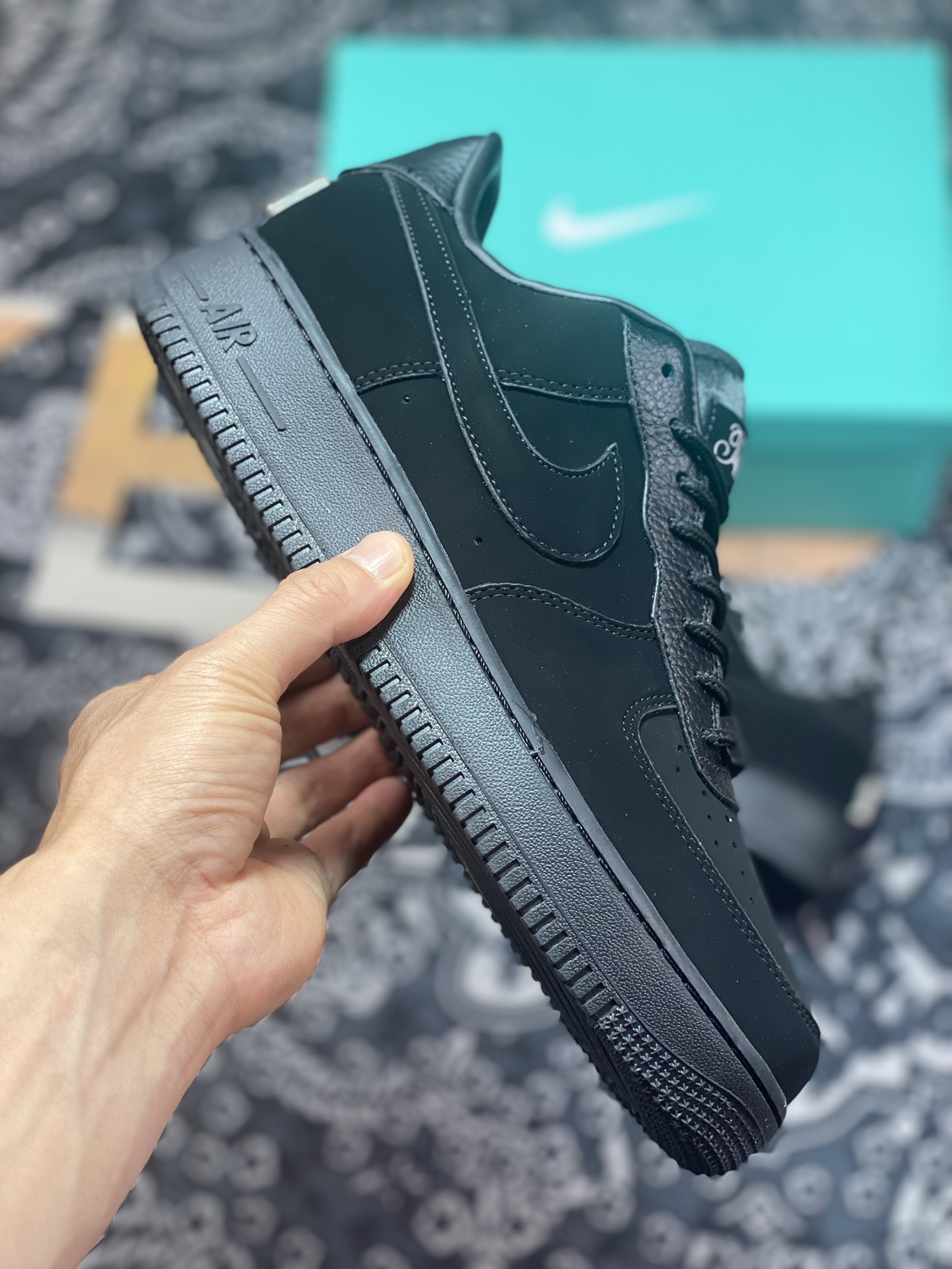 240 Tiffany & Co. x Nike Air Force 1 Low SP"Friends and Family"空军一号板鞋“联名蒂全黑蒂芙尼”DZ1382-005