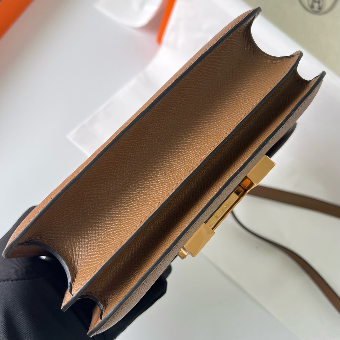 Hermes Constance Borse Crossbody & Borse a Tracolla Marrone Cucire Hardware oro Epsom 9 i1683600635 1791 7