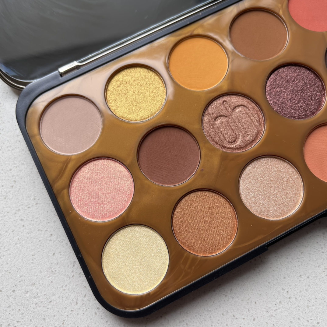 BH Cosmetics 15-Color Eyeshadow Palette – Gilded / Rose - Comprehensive 6