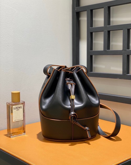 Loewe Balloon Tas Klein Zwart Leer Emmer Tas Handtas Schoudertas 1 Loewe Balloon Tas Klein Zwart Leer Emmer Tas Handtas Schoudertas