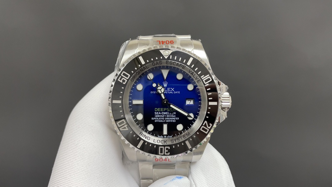 NO:393662,Today's recommendation: Sea Messeng Gradient Blue Ghost King NFC chip induction protection card, four-code in one, top quality, real-time shipping,19860909今日推荐 海使 渐变蓝鬼王 NFC芯片感应保卡 四码合一 顶级品质 出货实拍,,Watch