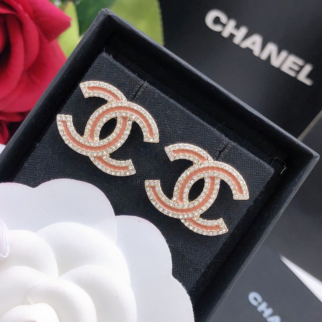 Chanel CHANEL 新品小香双c滴油粉色耳钉 高端品质 1:1开模 同黄铜材质 高级925银针防过敏处理