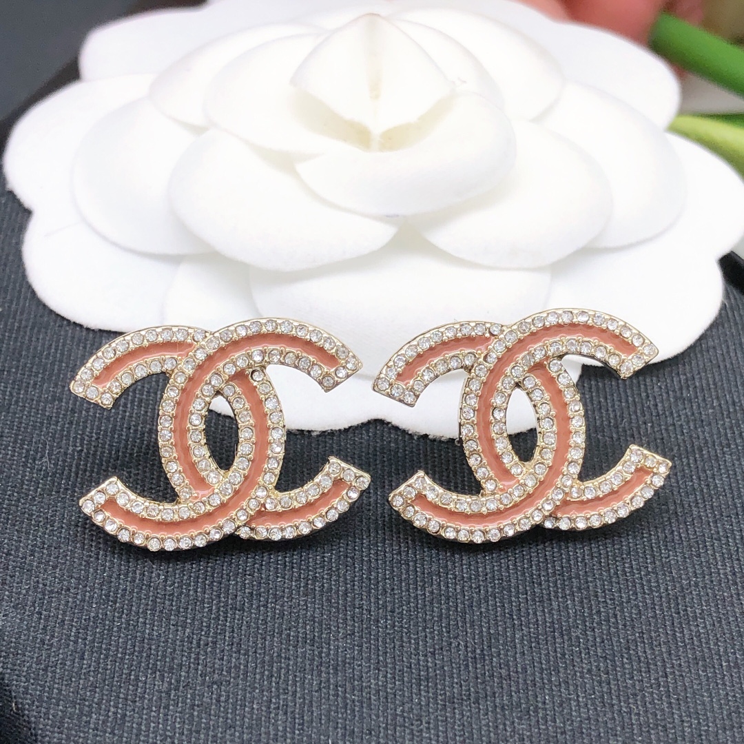 Chanel CHANEL 新品小香双c滴油粉色耳钉 高端品质 1:1开模 同黄铜材质 高级925银针防过敏处理