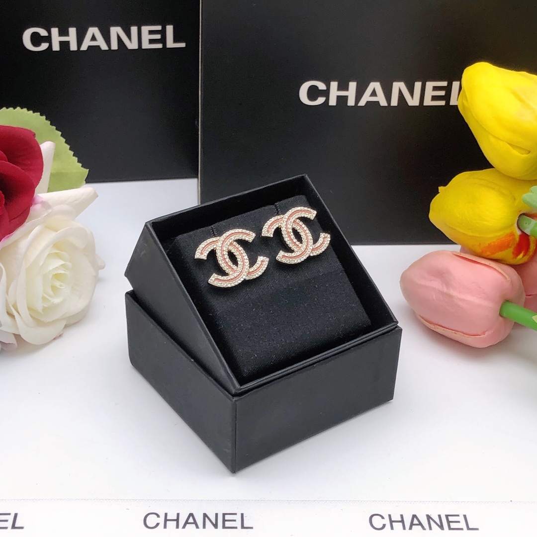 Chanel CHANEL 新品小香双c滴油粉色耳钉 高端品质 1:1开模 同黄铜材质 高级925银针防过敏处理