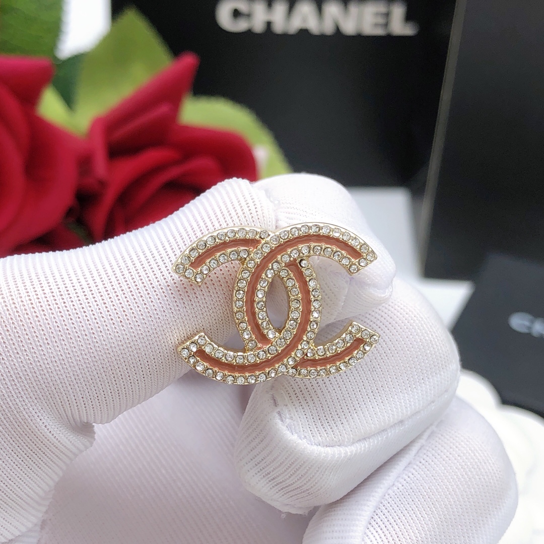Chanel CHANEL 新品小香双c滴油粉色耳钉 高端品质 1:1开模 同黄铜材质 高级925银针防过敏处理