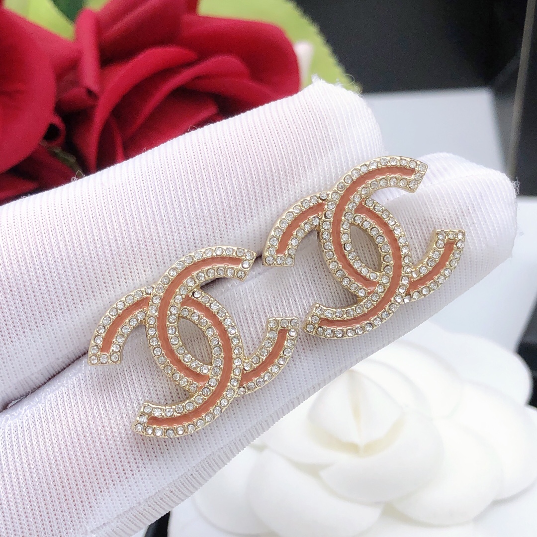 Chanel CHANEL 新品小香双c滴油粉色耳钉 高端品质 1:1开模 同黄铜材质 高级925银针防过敏处理