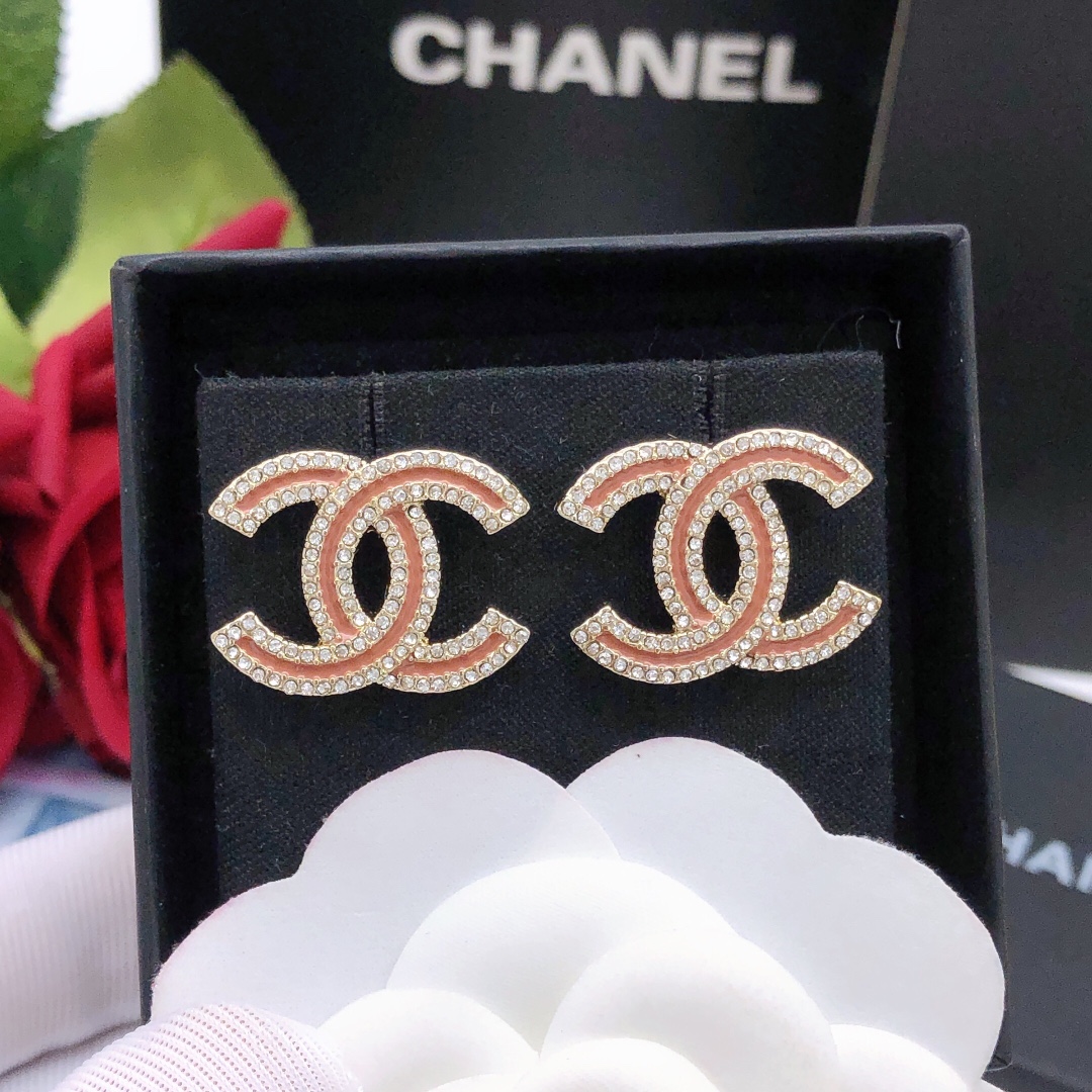 Chanel CHANEL 新品小香双c滴油粉色耳钉 高端品质 1:1开模 同黄铜材质 高级925银针防过敏处理