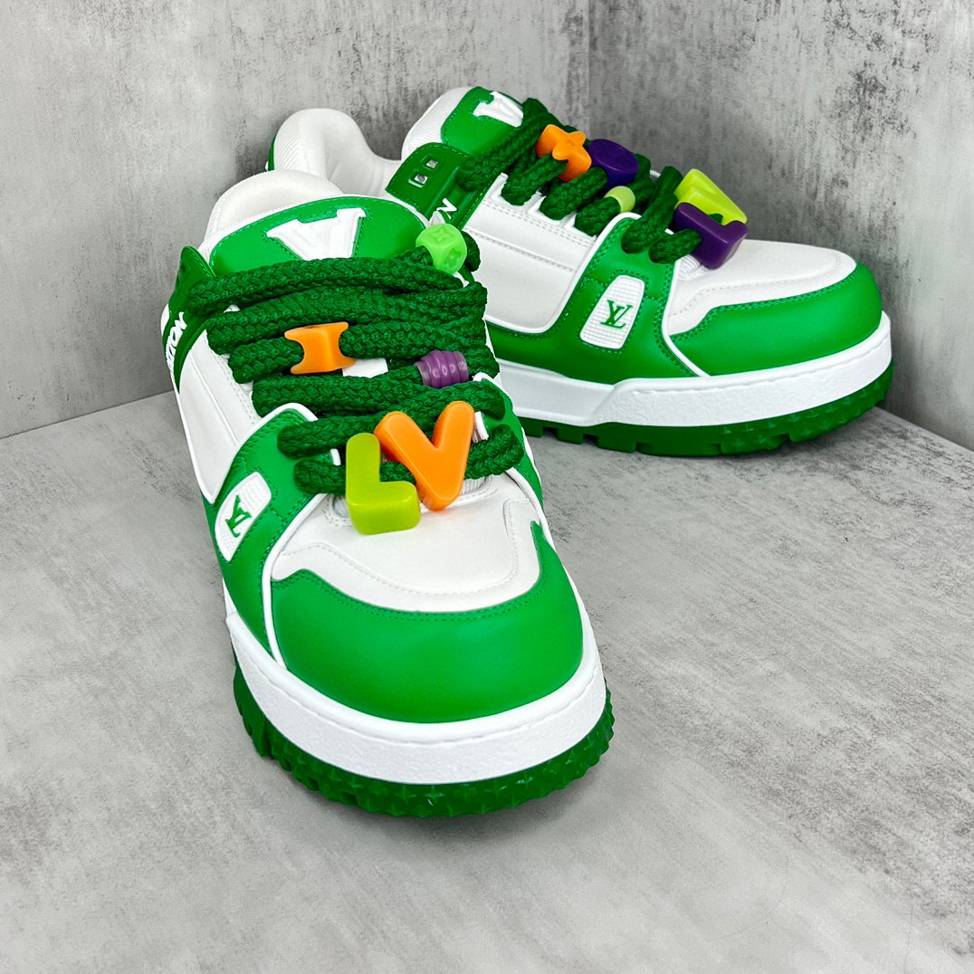 Louis Vuitton 新款上架 灭世版 (区别市场一切先行错误版本) LV Louis Vuitton 23S走秀款Trainer 胖丁面包滑板鞋 可折叠抽拉式飞机盒 独家开模暗花老花串珠 男款39-45包装退换扣15元