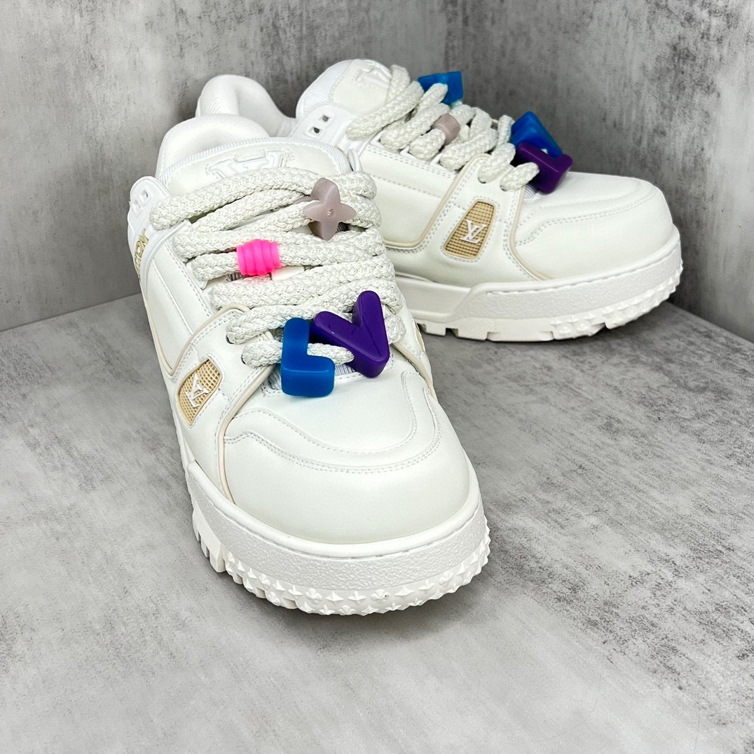 Louis Vuitton 新款上架 灭世版 (区别市场一切先行错误版本) LV Louis Vuitton 23S走秀款Trainer 胖丁面包滑板鞋 可折叠抽拉式飞机盒 独家开模暗花老花串珠 男款39-45包装退换扣15元