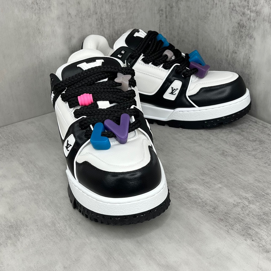Louis Vuitton 新款上架 灭世版 (区别市场一切先行错误版本) LV Louis Vuitton 23S走秀款Trainer 胖丁面包滑板鞋 可折叠抽拉式飞机盒 独家开模暗花老花串珠 男款39-45包装退换扣15元