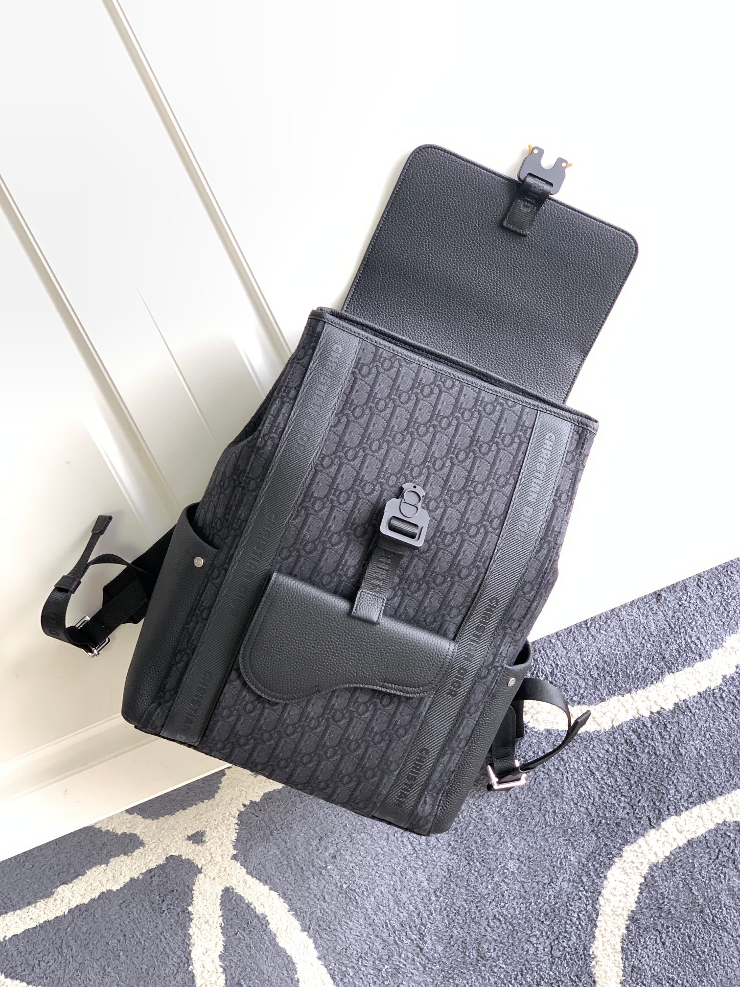 Givenchy 型号：A143#黑D提花 货 休闲 双肩背包 高端 有品味 专用高端防水布配头层牛皮