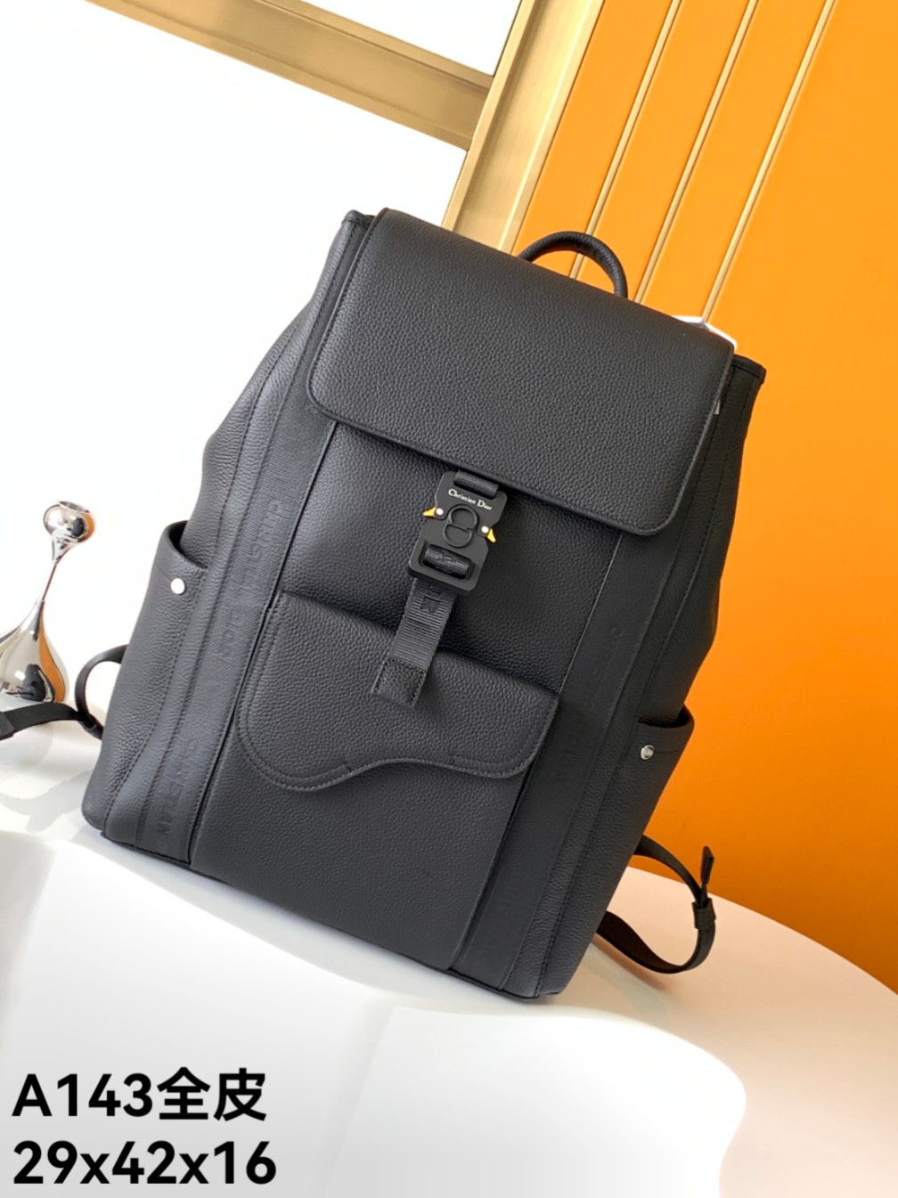 Montblanc 双肩背包 型号：A143#全头层牛皮 货 休闲 双肩背包 高端 有品味