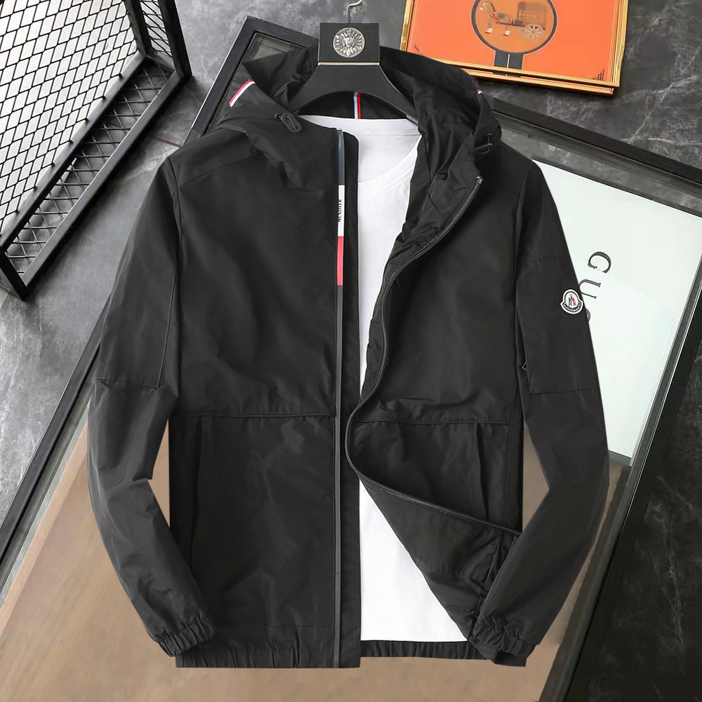 NO:907494,Hot item for the autumn, Meng Mouth (high-end quality) new fashionable casual jacket for early autumn, imported original technical fabrics, comfortable and breathable upper body, exquisite hand-embroidered letter logo on the chest, unique design reversible style, digital positioning printing technology on the back, highlighting the personality of young people, original hardware accessories, extremely high-grade, handsome upper body!  M-3XL,,Moncler,jackets & coats,jackets & coats,19860909开秋爆款, 蒙口（高端品质）早秋新品时尚休闲夹克外套,进口原版科技面料,上身舒适透气,胸前精致手工刺绣工艺字母logo,独特设计两面穿风格,反面数码定位印花工艺,彰显了年轻人的个性,原版五金辅料,档次极高,上身帅气十足！M-3XL,,Moncler,jackets & coats,jackets & coats,,Men's clothing