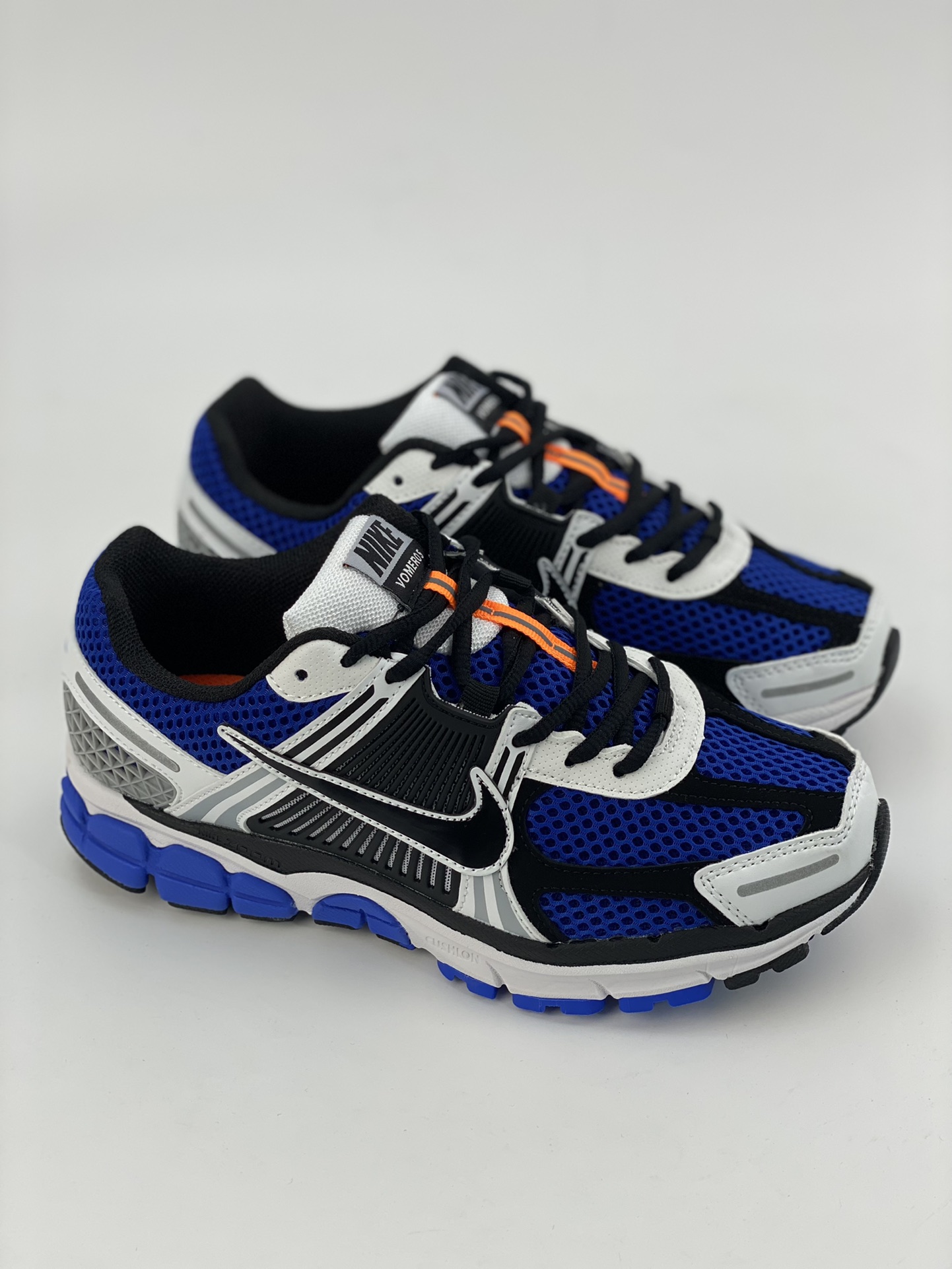 180 NIKE ZOOM Vomero 5 SP 复古风潮 网面透气运动鞋 CI1694-100