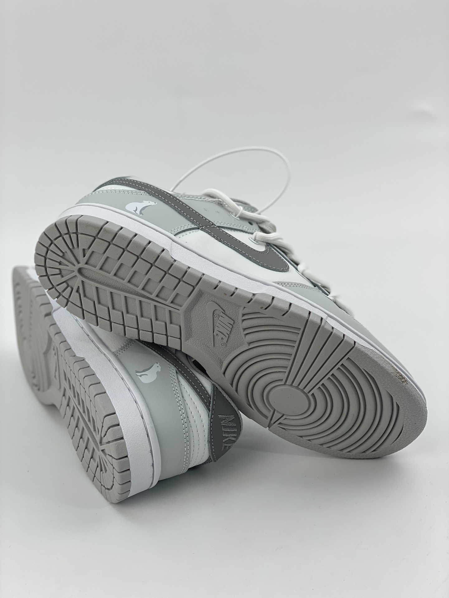 200 NIKE SB Dunk Low 灰白绑带 DJ6188-003